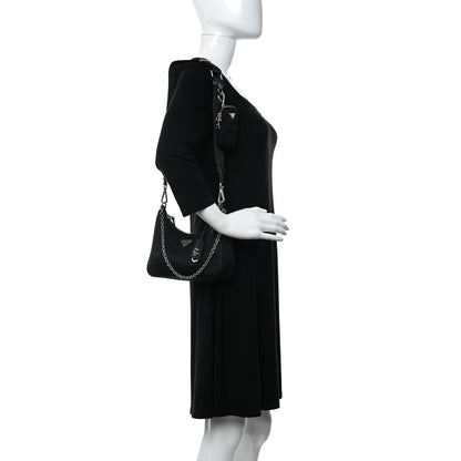 Prada Nylon Re-Edition 2005 Shoulder Bag Black 2 of 11