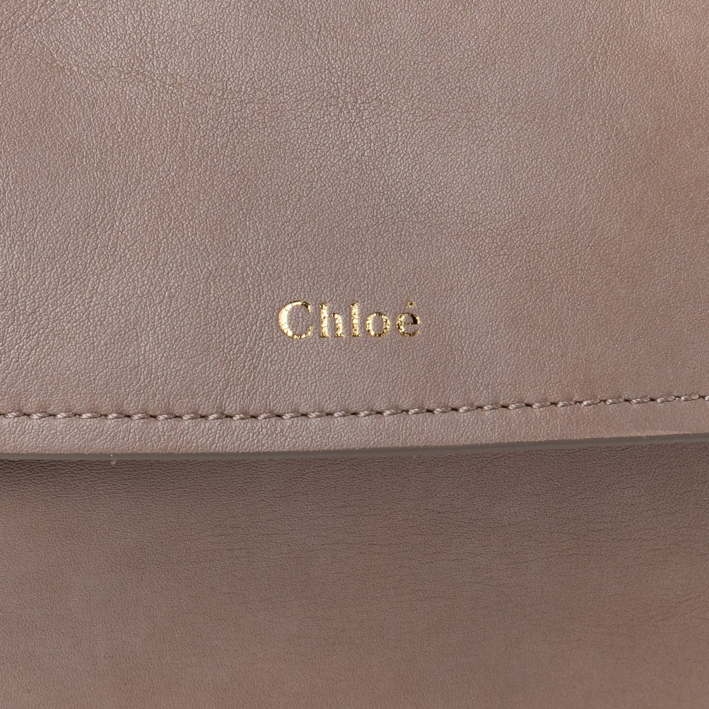 Grain Calfskin Kiss Hobo Motty Grey
