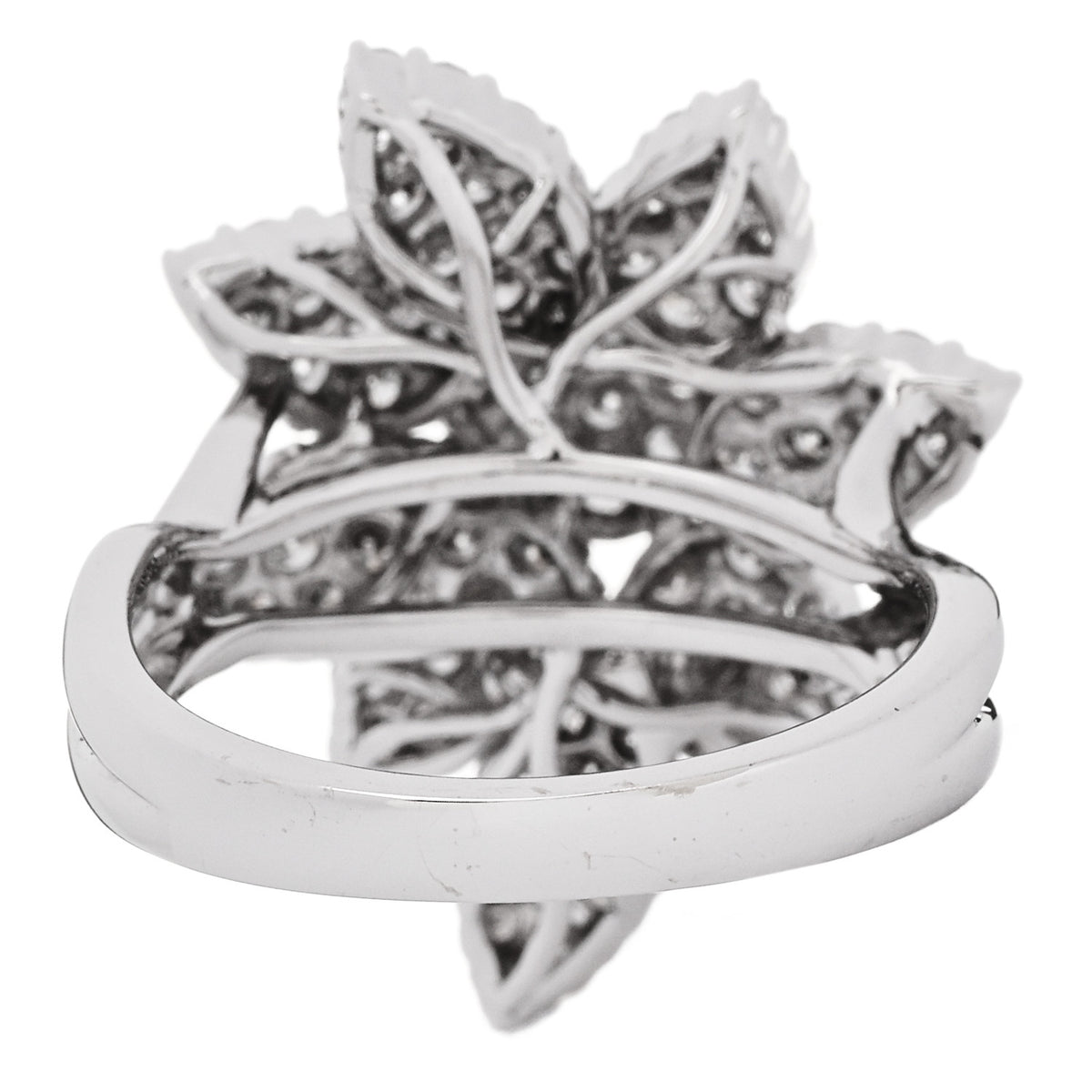 18K White Gold Diamond 1.90ctw Flower Cocktail Ring  55 7.25