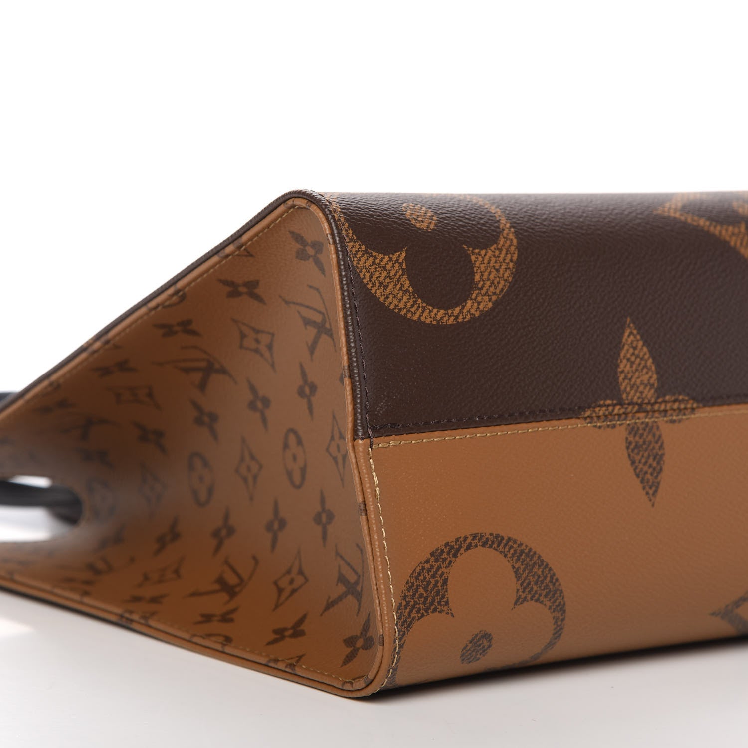 Louis Vuitton Reverse Monogram Giant Onthego MM 6 of 11