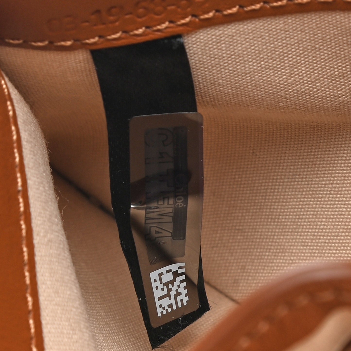 Smooth Calfskin Logo Vick Card Holder Caramel