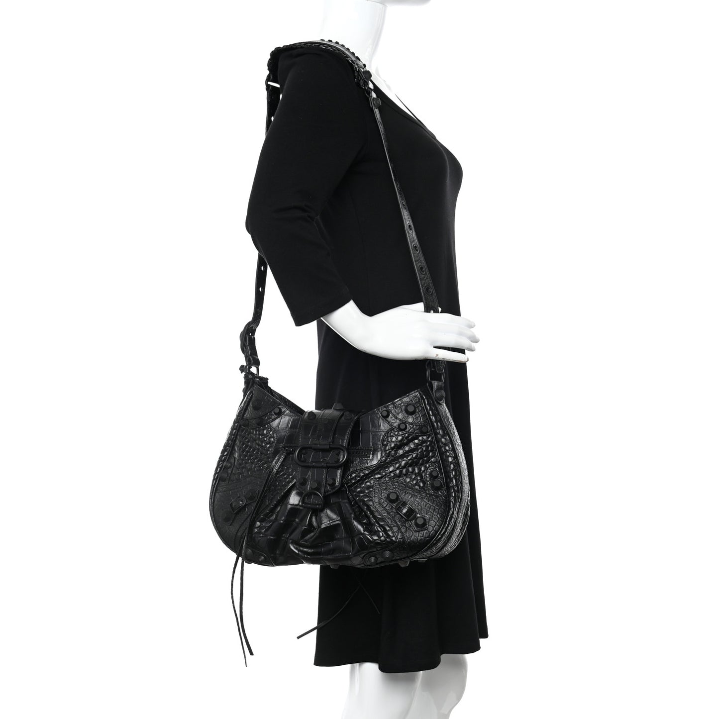 Extra Supple Calfskin Monochrome Crocodile Embossed Medium Le Cagole Shoulder Bag Black