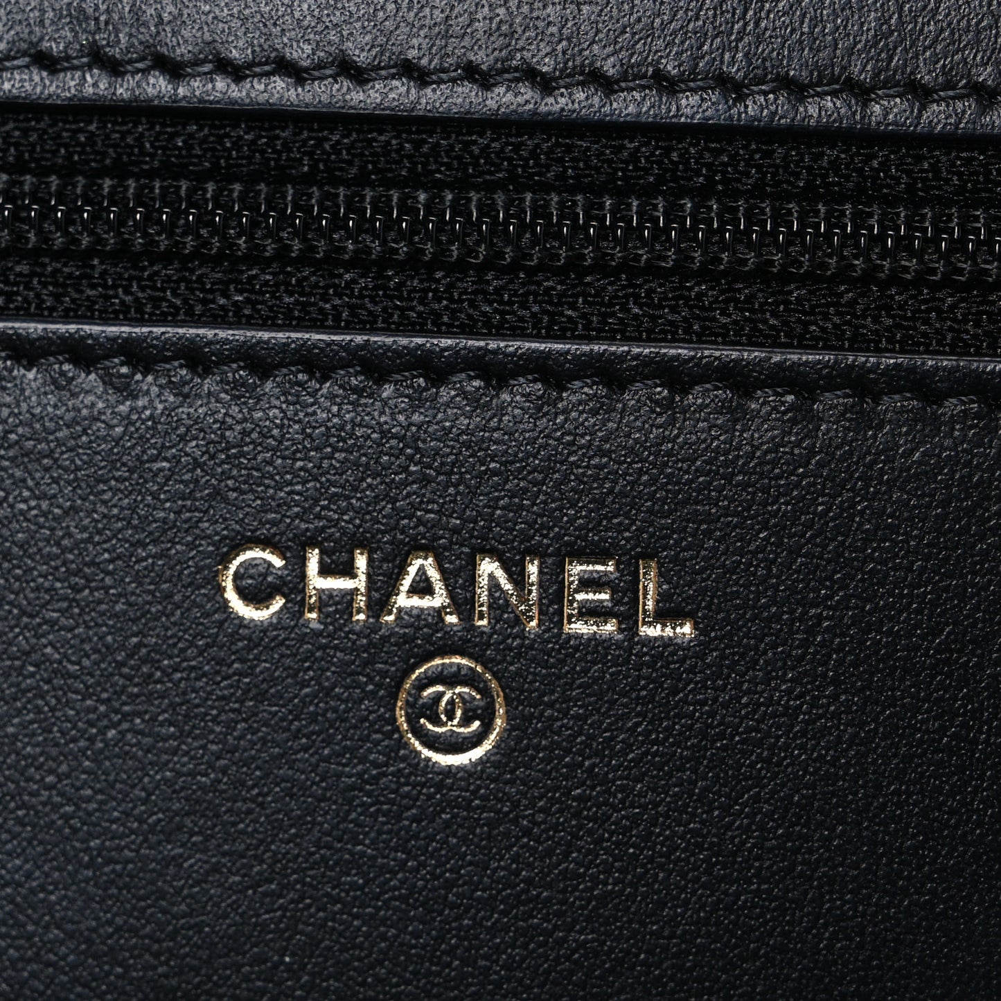 Shiny Caviar Quilted Pick Me Up Wallet On Chain WOC Black