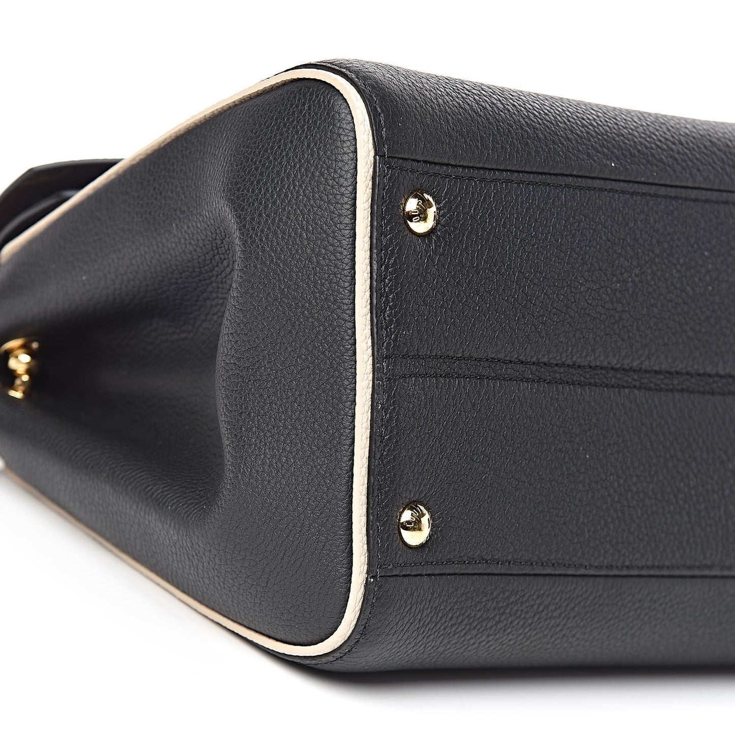 Monogram Double V Black