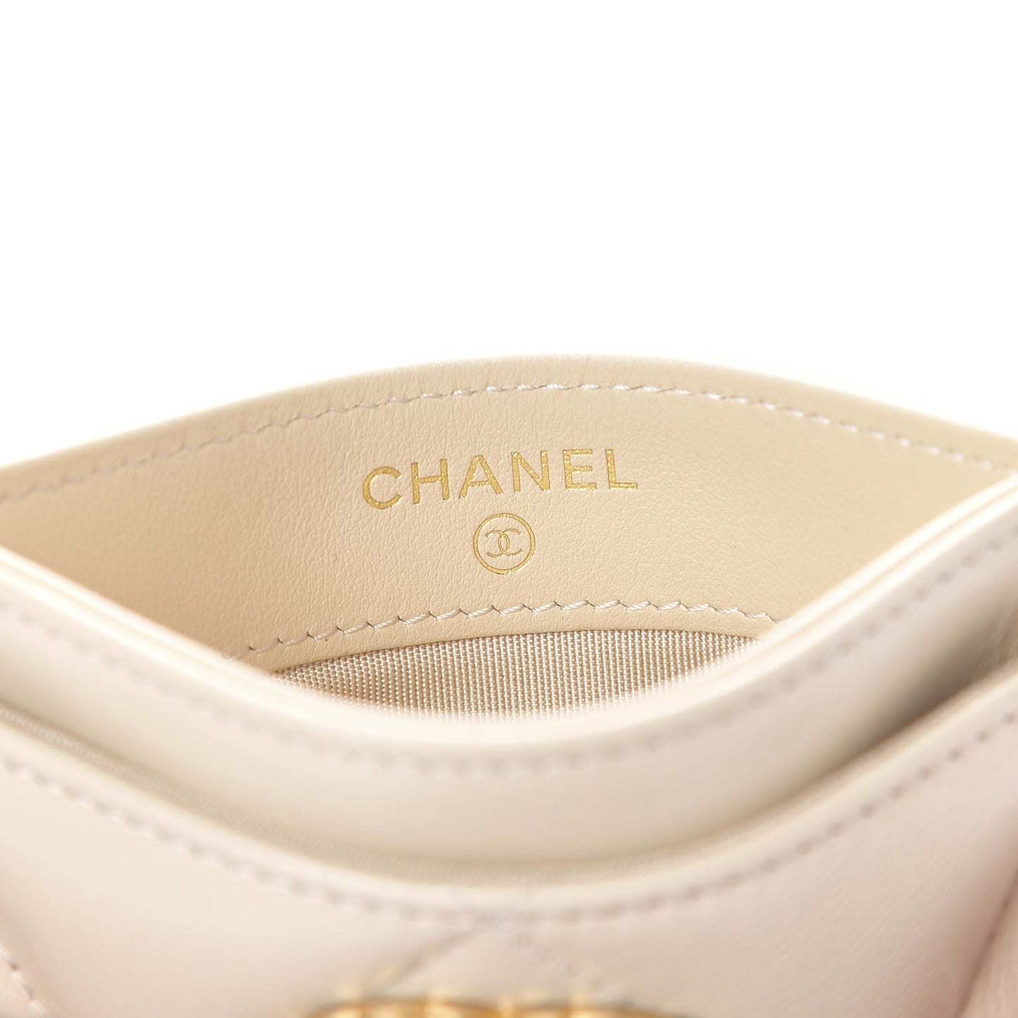 Shiny Goatskin Quilted Chanel 19 Card Holder Beige