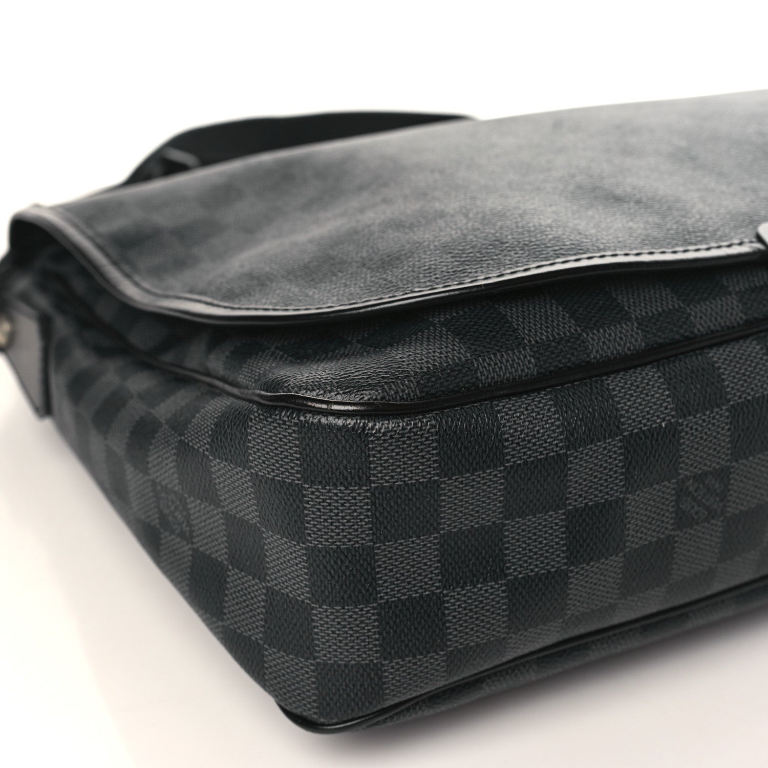 Louis Vuitton Damier Graphite Daniel GM 7 of 8