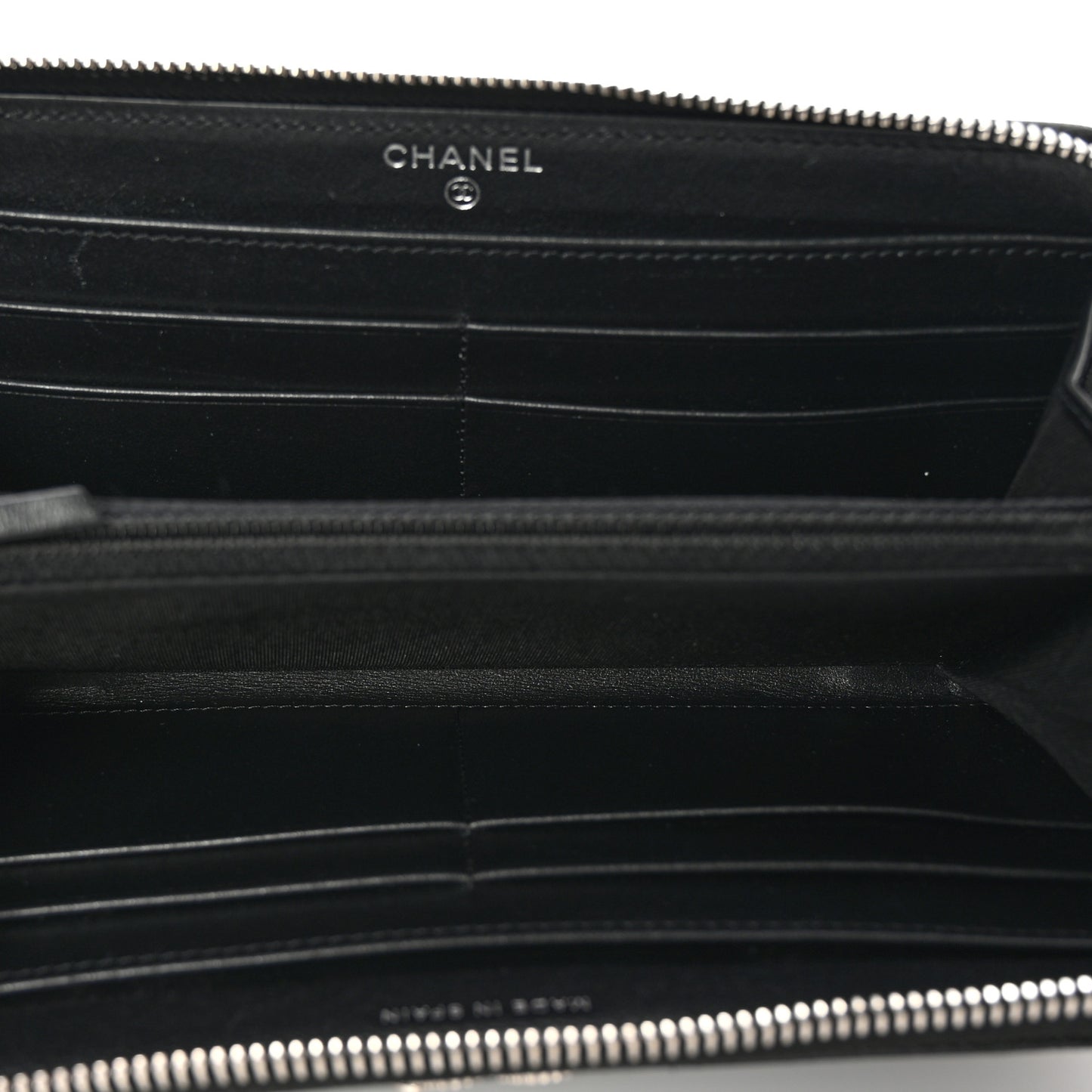 Caviar Sheepskin Chevron Quilted Mademoiselle Vintage Zip Around Wallet Black