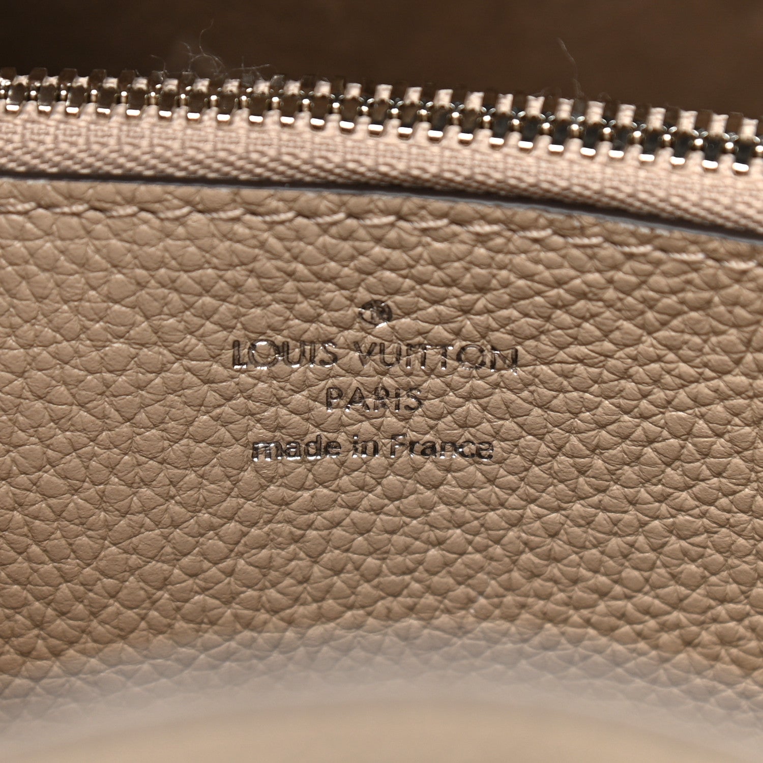 Louis Vuitton Mahina Muria Galet 6 of 9