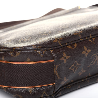 Louis Vuitton Monogram Beaubourg MM Messenger Bag 12 of 17