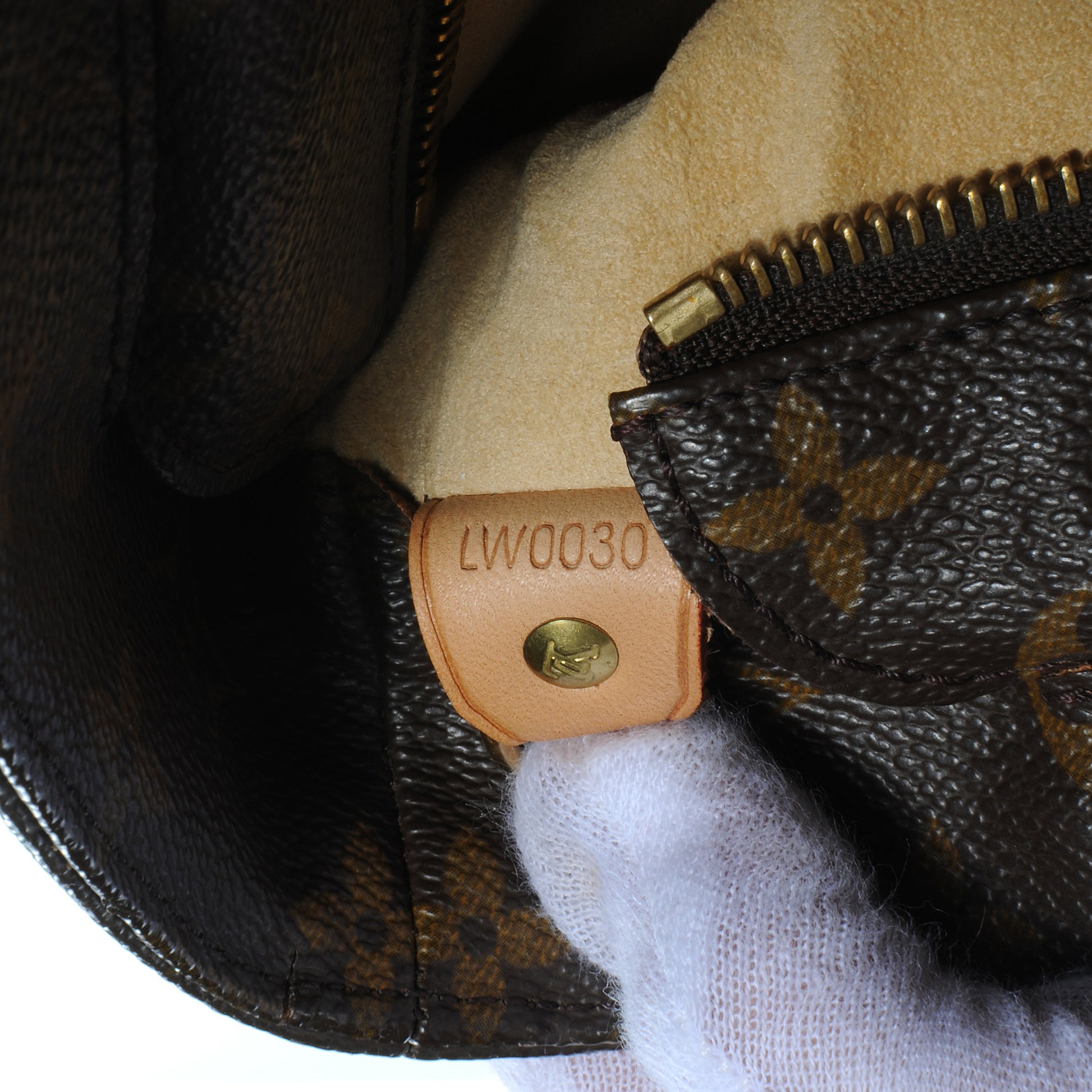 Louis Vuitton Monogram Luco 6 of 8
