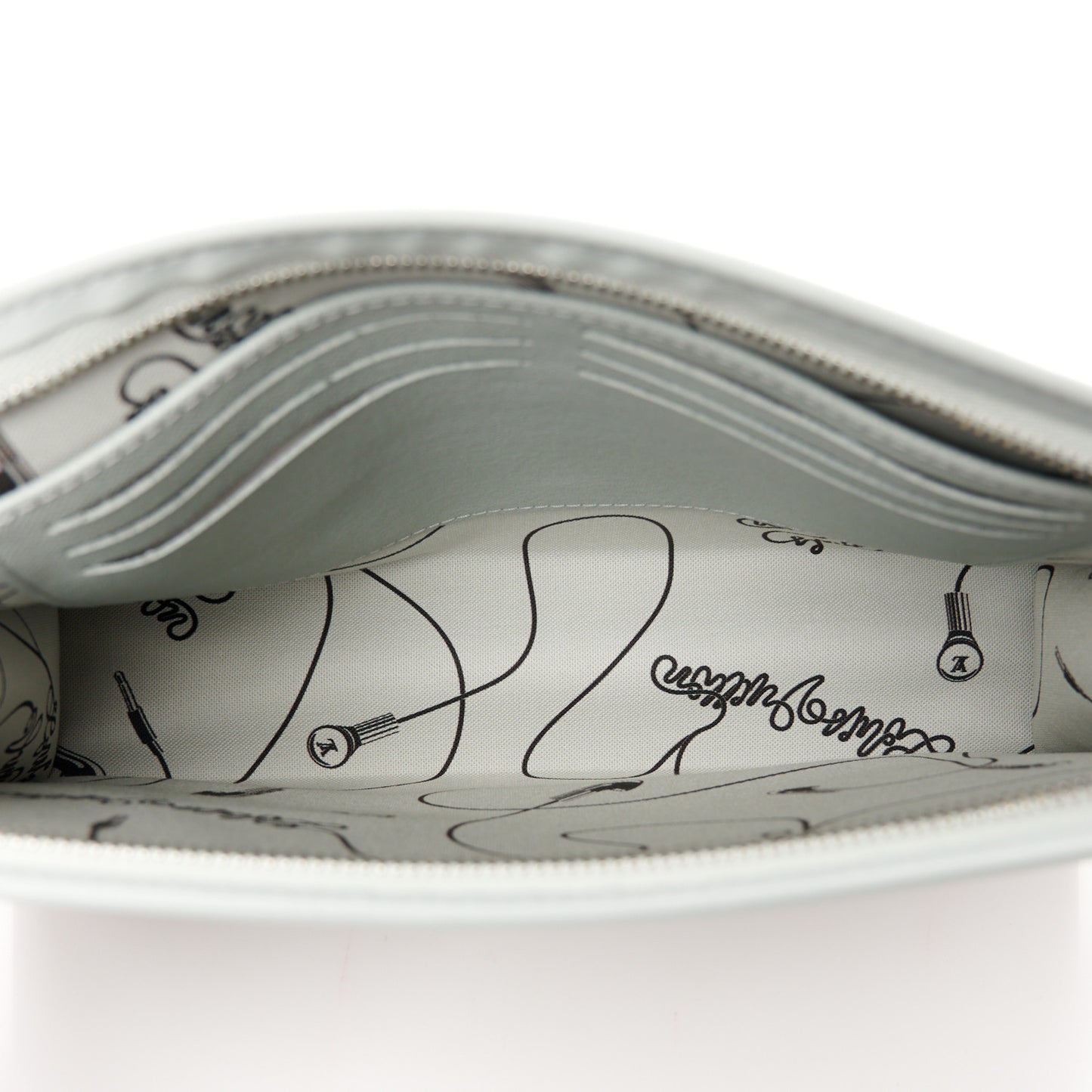 Monogram Pochette Voyage Gradient Grey