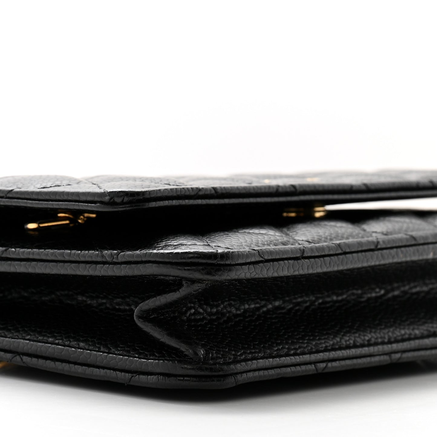 Caviar Quilted Wallet on Chain WOC Black