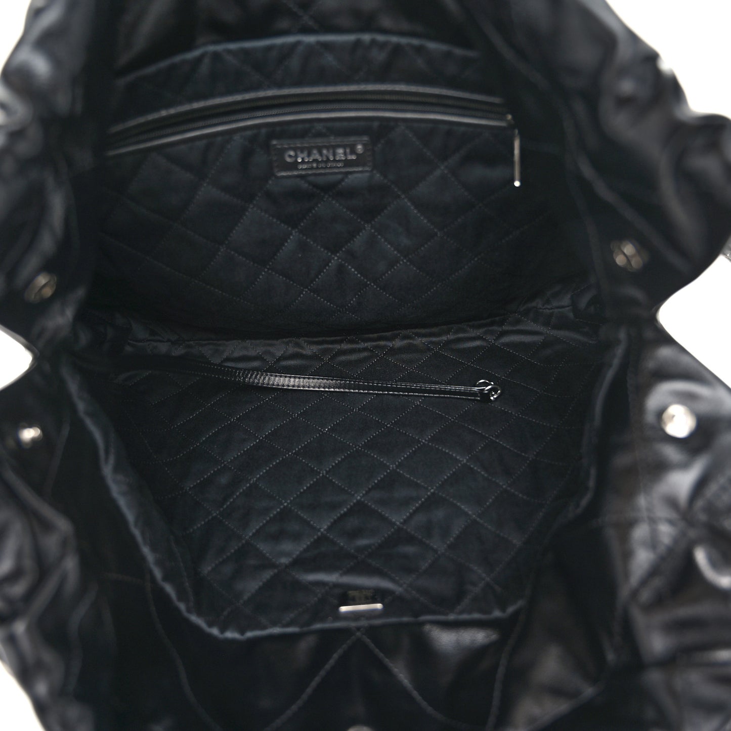 Shiny Calfskin Quilted Chanel 22 Black