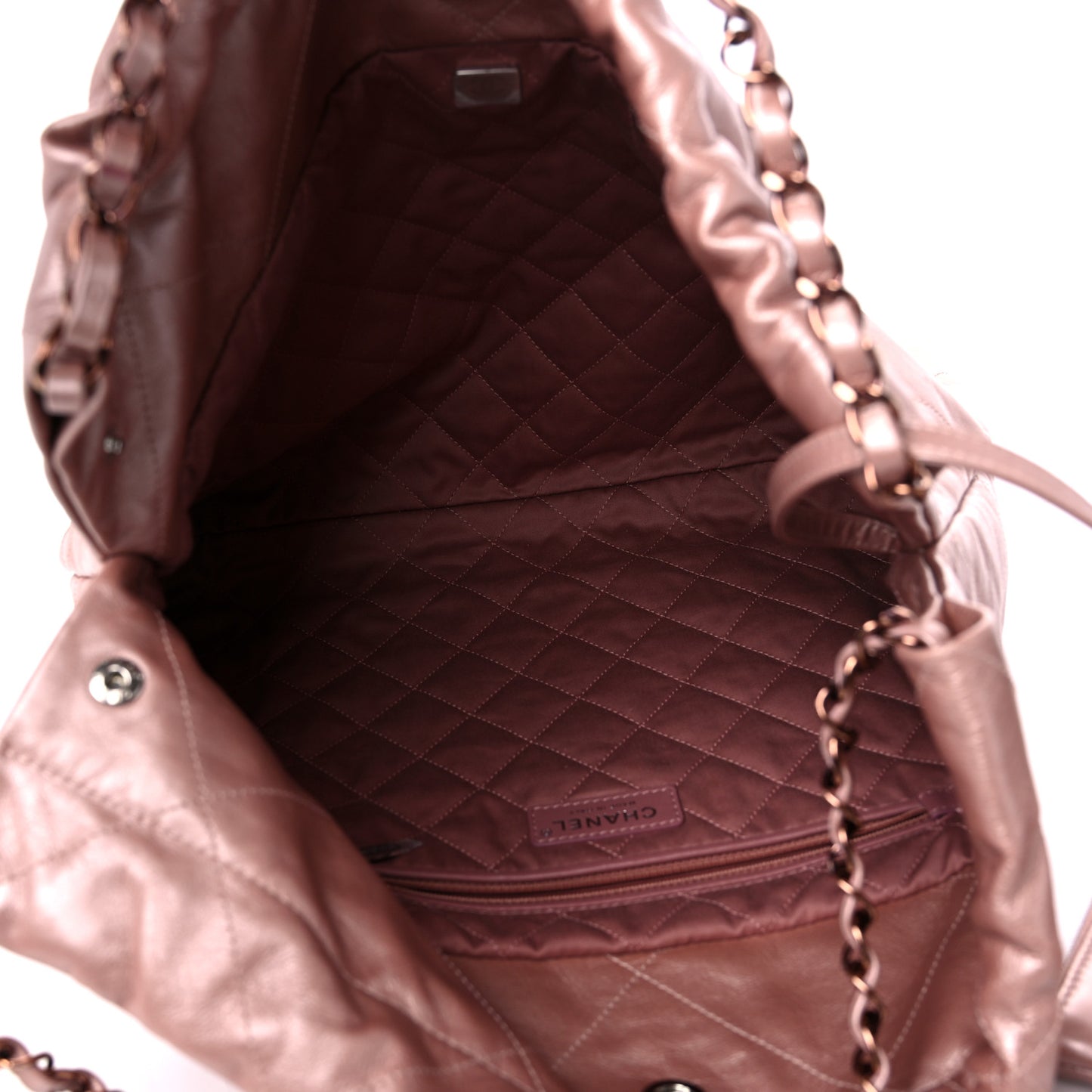 Metallic Calfskin Quilted Chanel 22 Pink