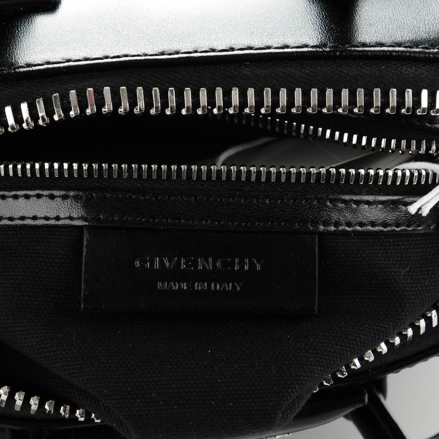 Shiny Lord Calfskin Mini Antigona Black