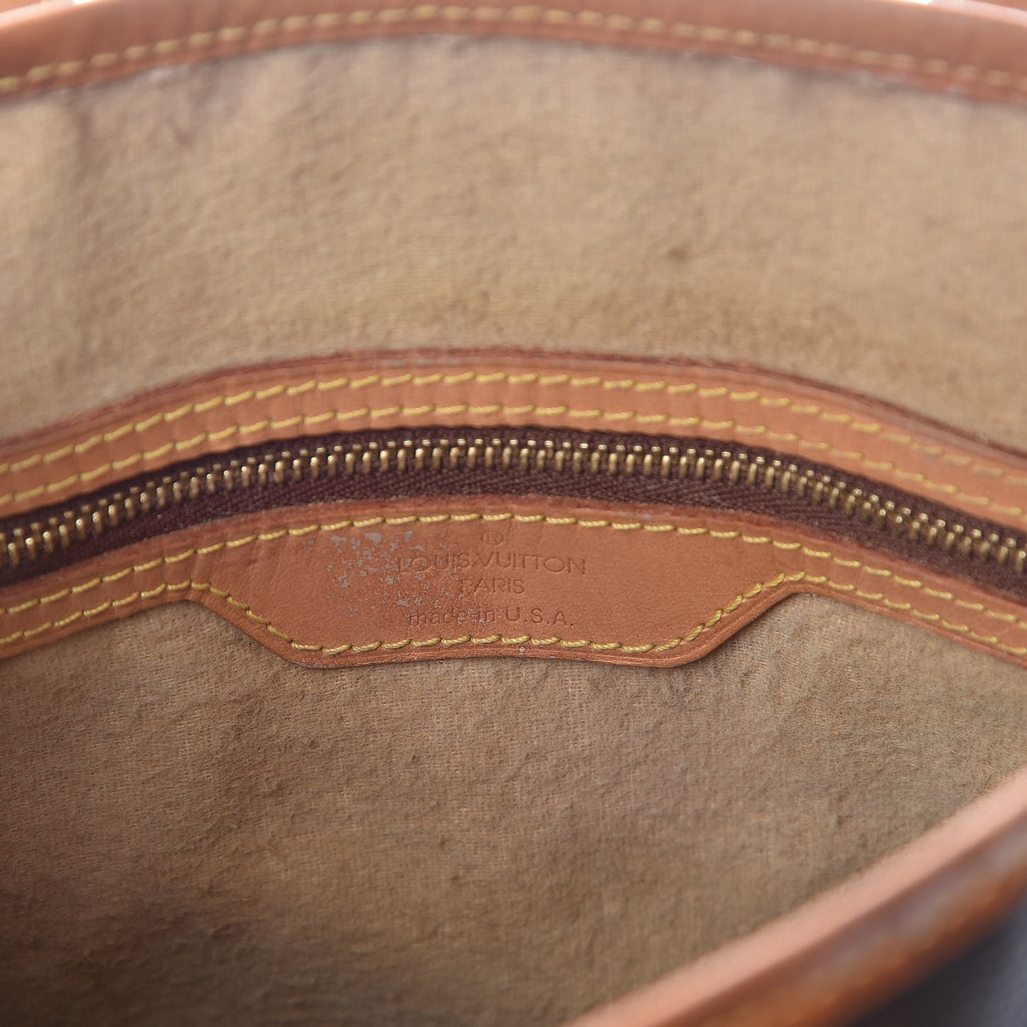 Monogram Petit Bucket 23