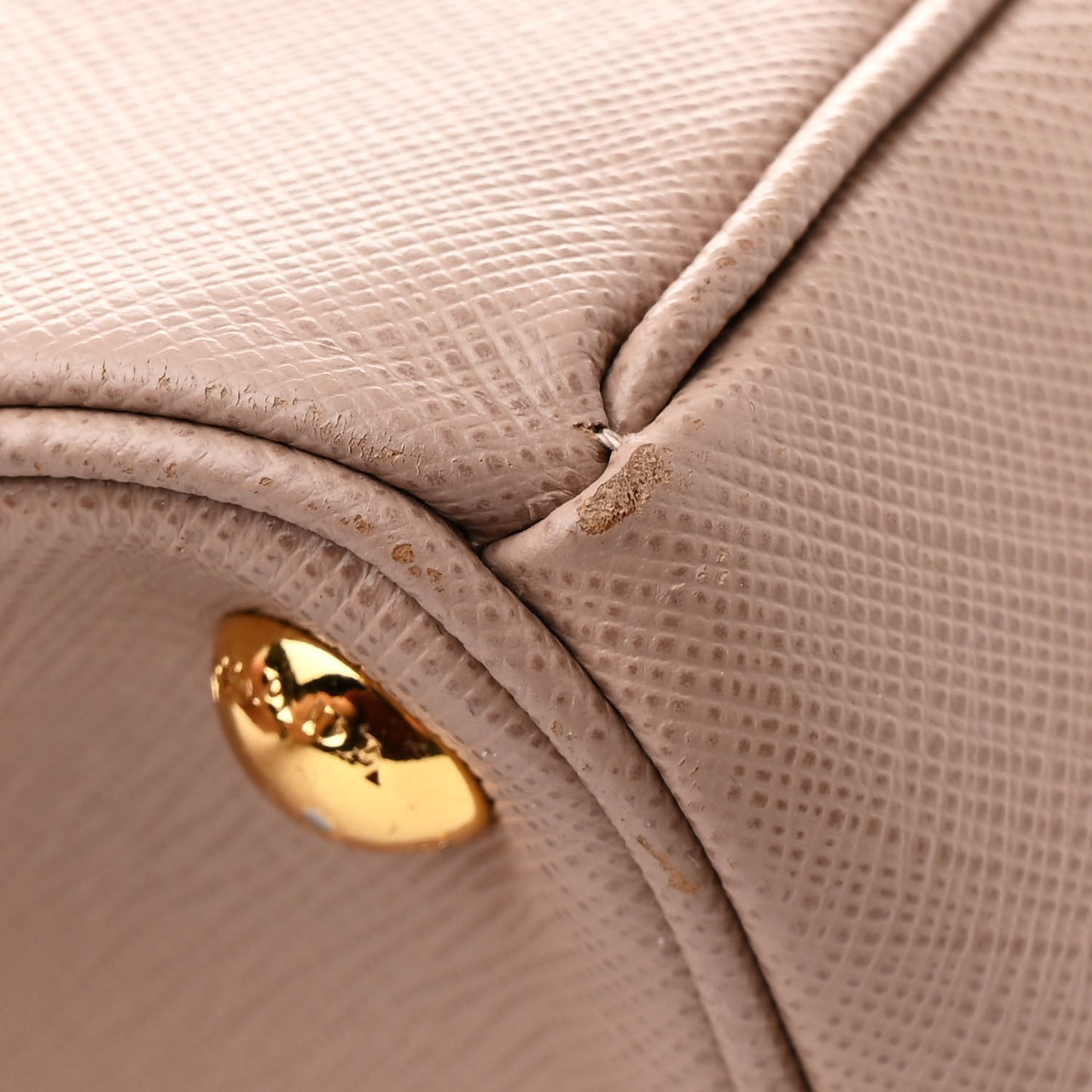 Saffiano Medium Galleria Double Zip Tote Cammeo