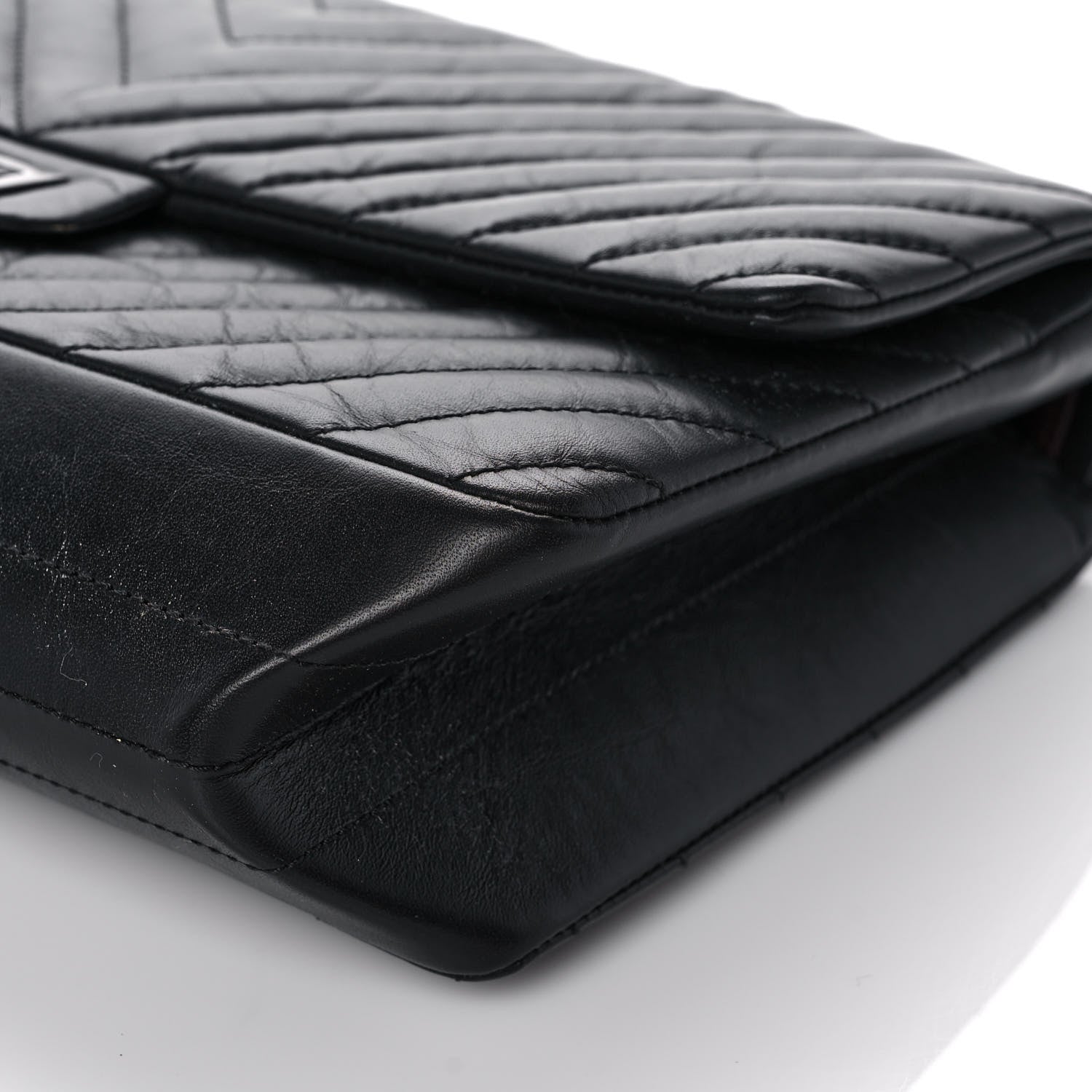 Chanel Aged Calfskin Chevron Quilted 2.55 Reissue 226 So Black 16 of 23