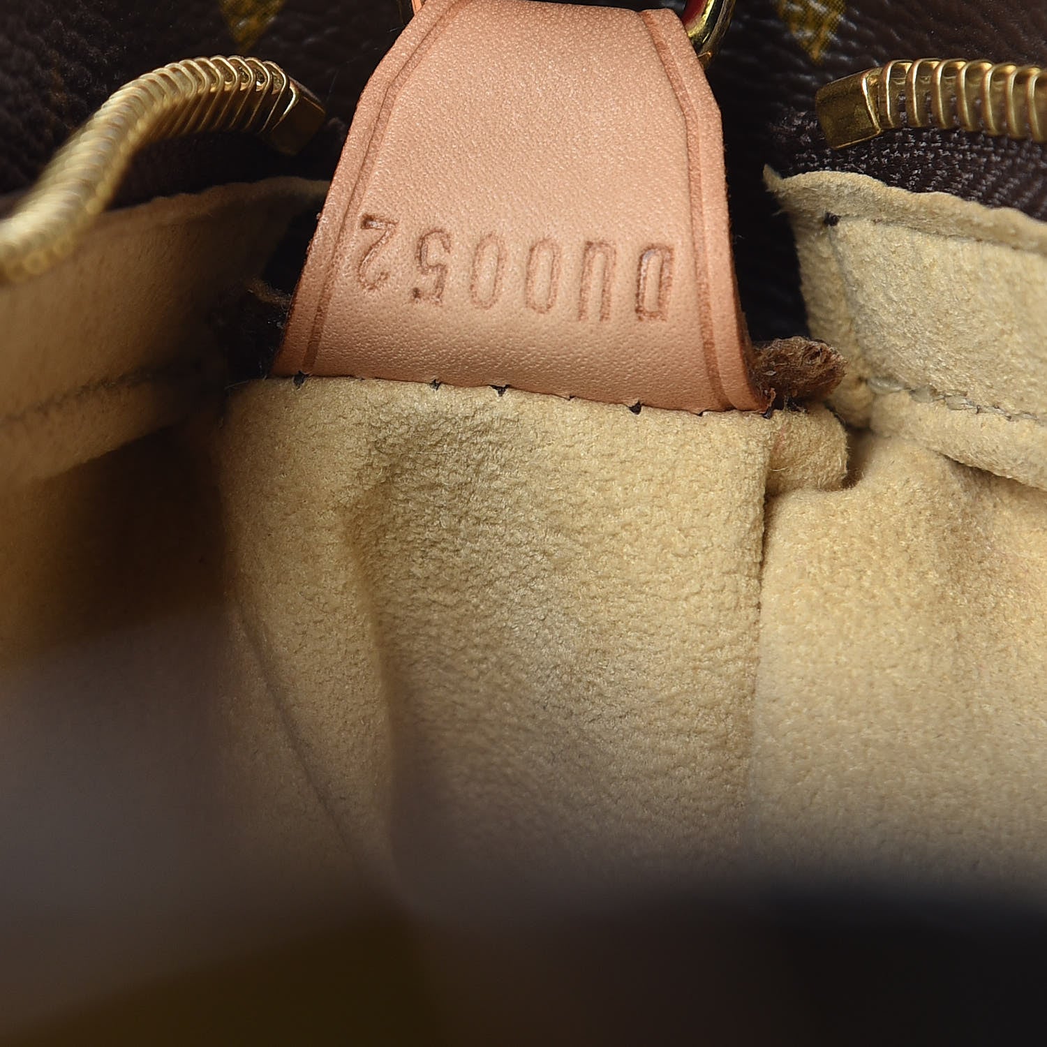 Louis Vuitton Monogram Looping GM 7 of 12