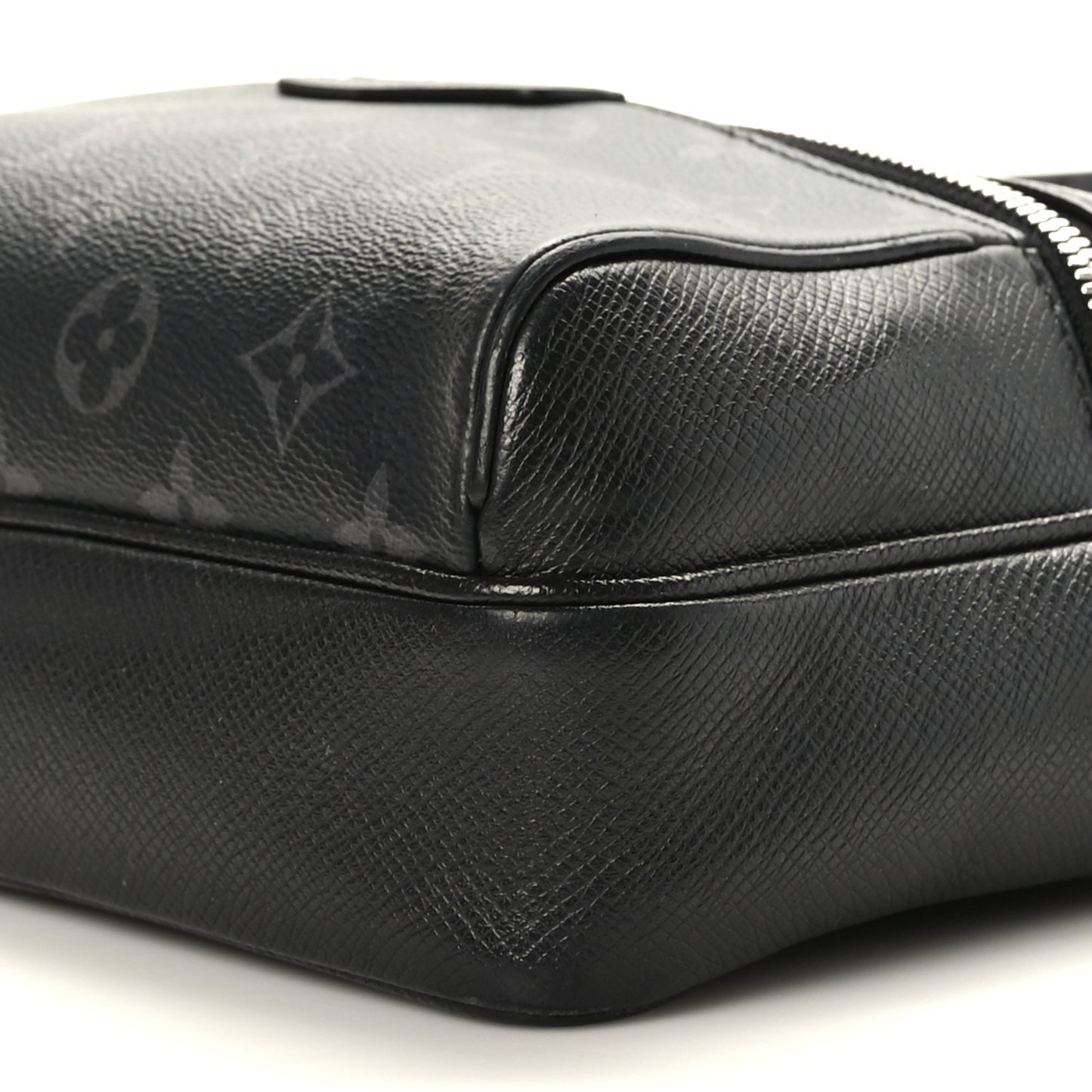 Taiga Monogram Eclipse Outdoor Messenger Black