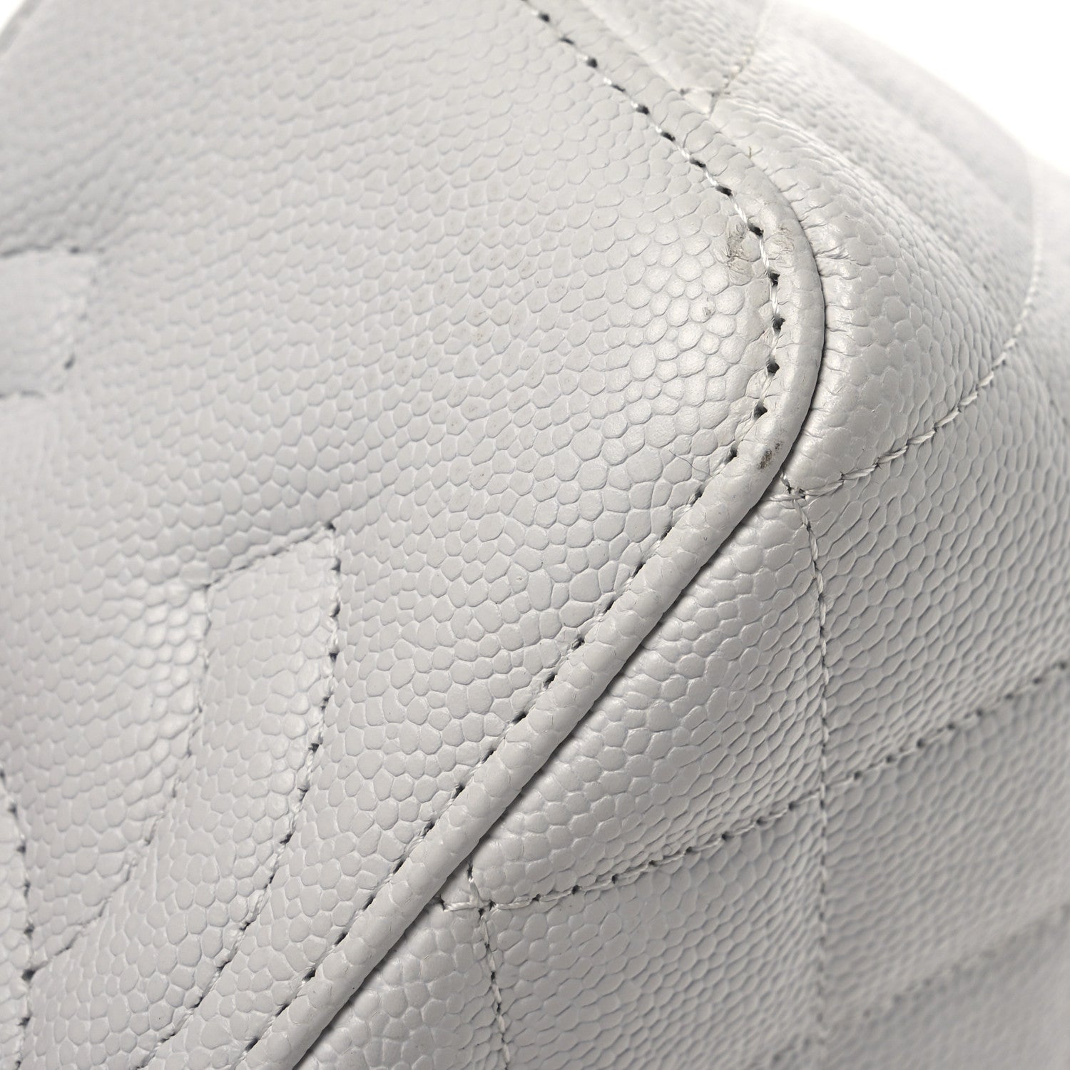 Chanel Caviar Quilted Sweetheart Vanity Case White 13 of 15