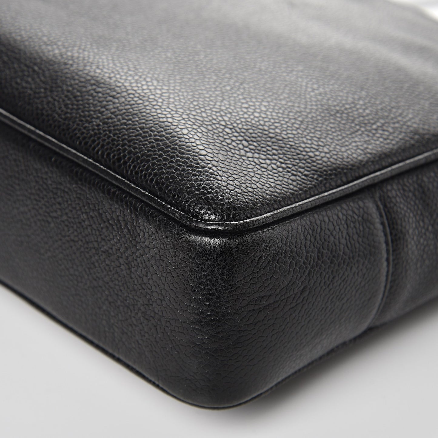 Caviar CC Shoulder Bag Black