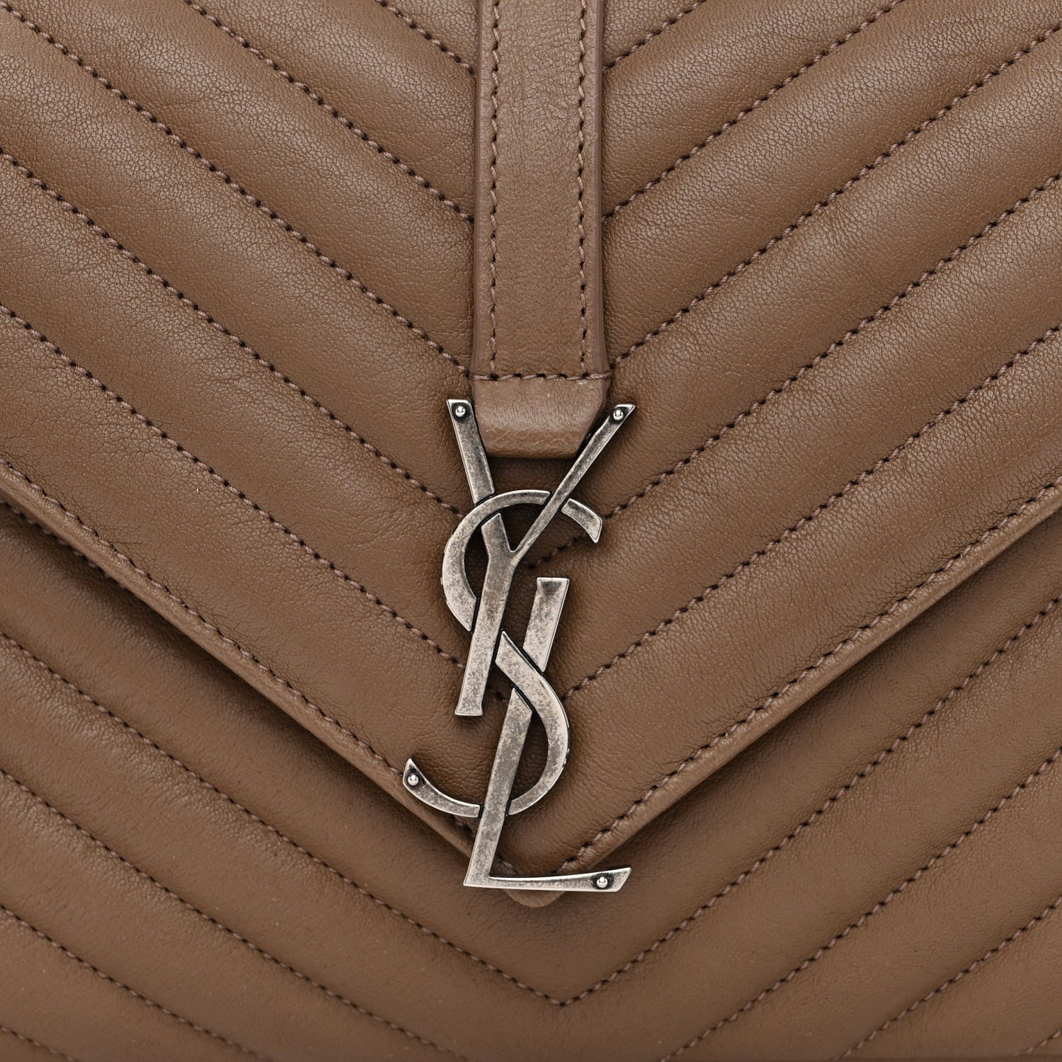 Saint Laurent Sheepskin Matelasse Chevron Monogram Medium College Bag Fard 8 of 10