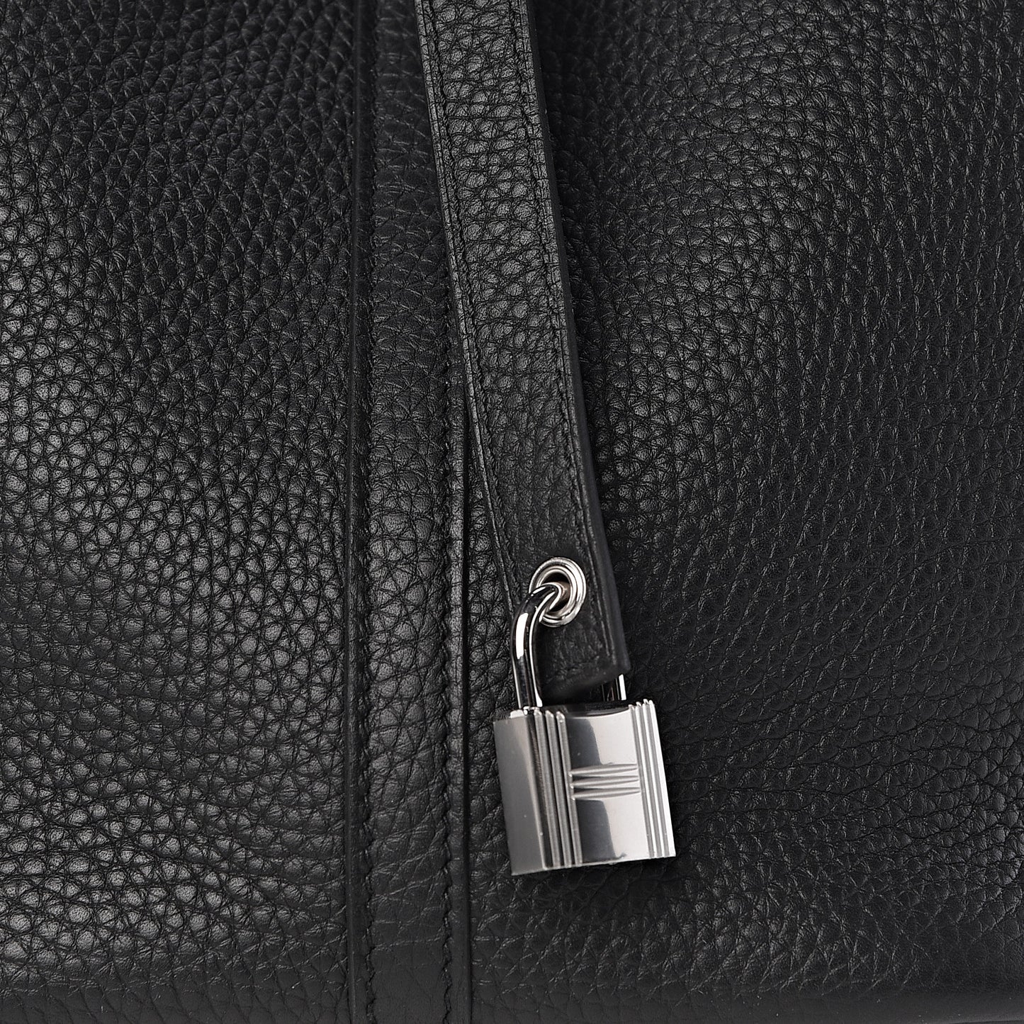 Taurillon Clemence Picotin Lock 22 MM Black