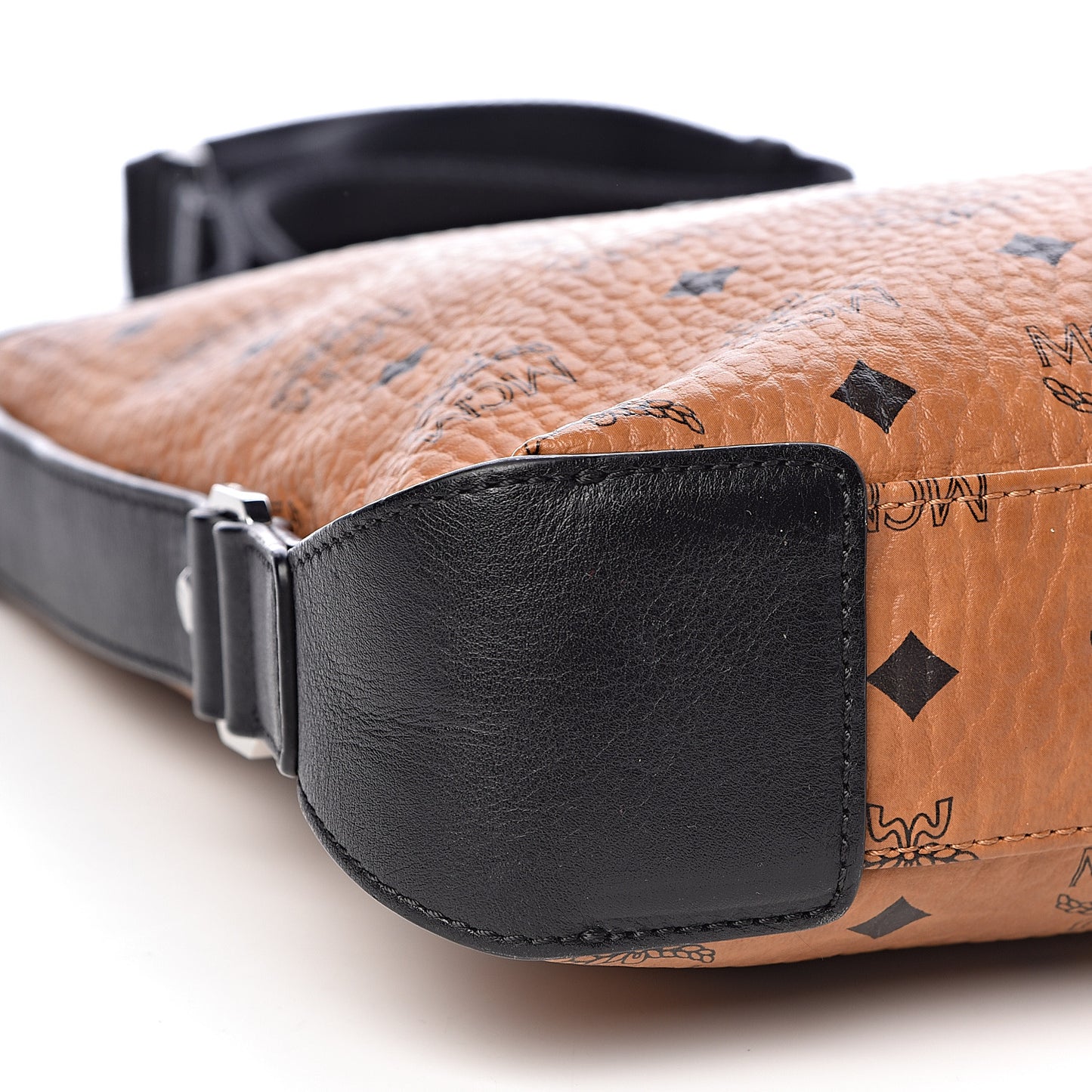 Visetos Crossbody Messenger Cognac