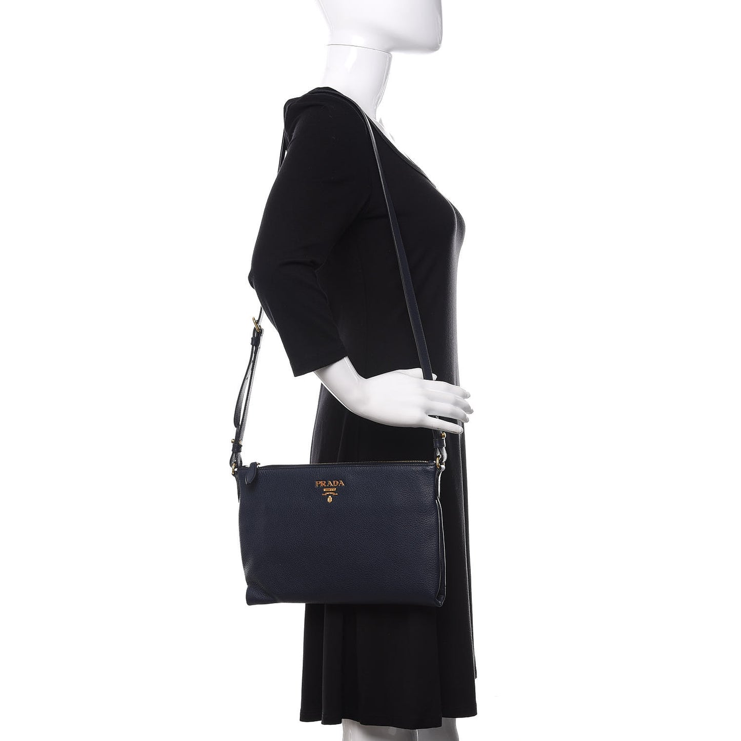 Vitello Daino Zippered Shoulder Bag Baltico