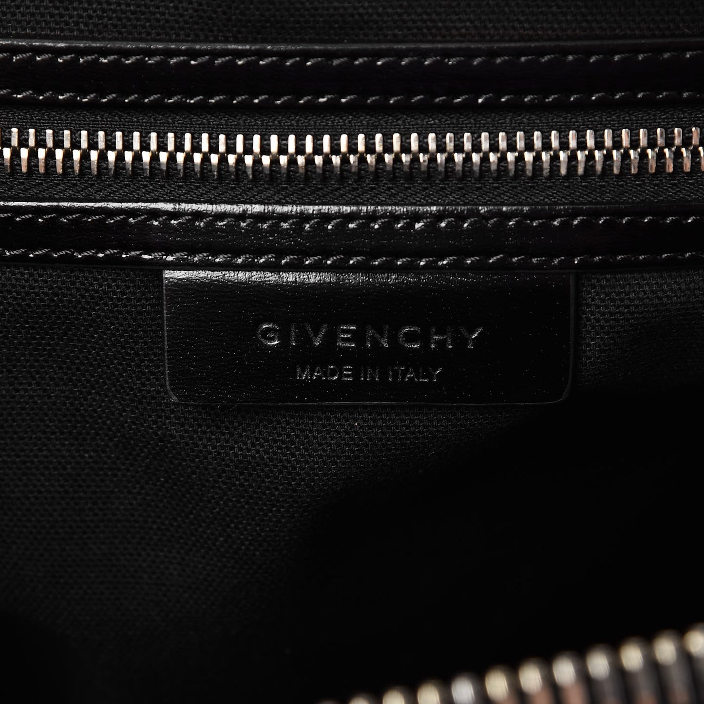 Shiny Lord Calfskin Medium Antigona Black
