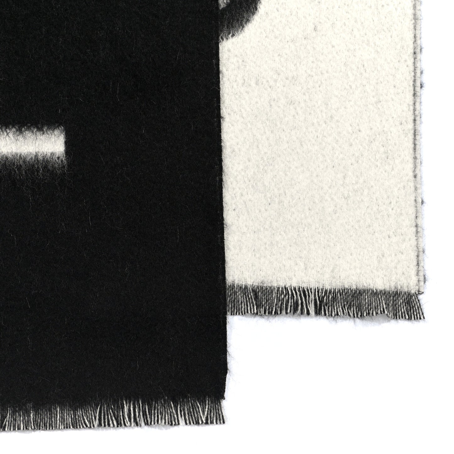 Cashmere CC Scarf Black White