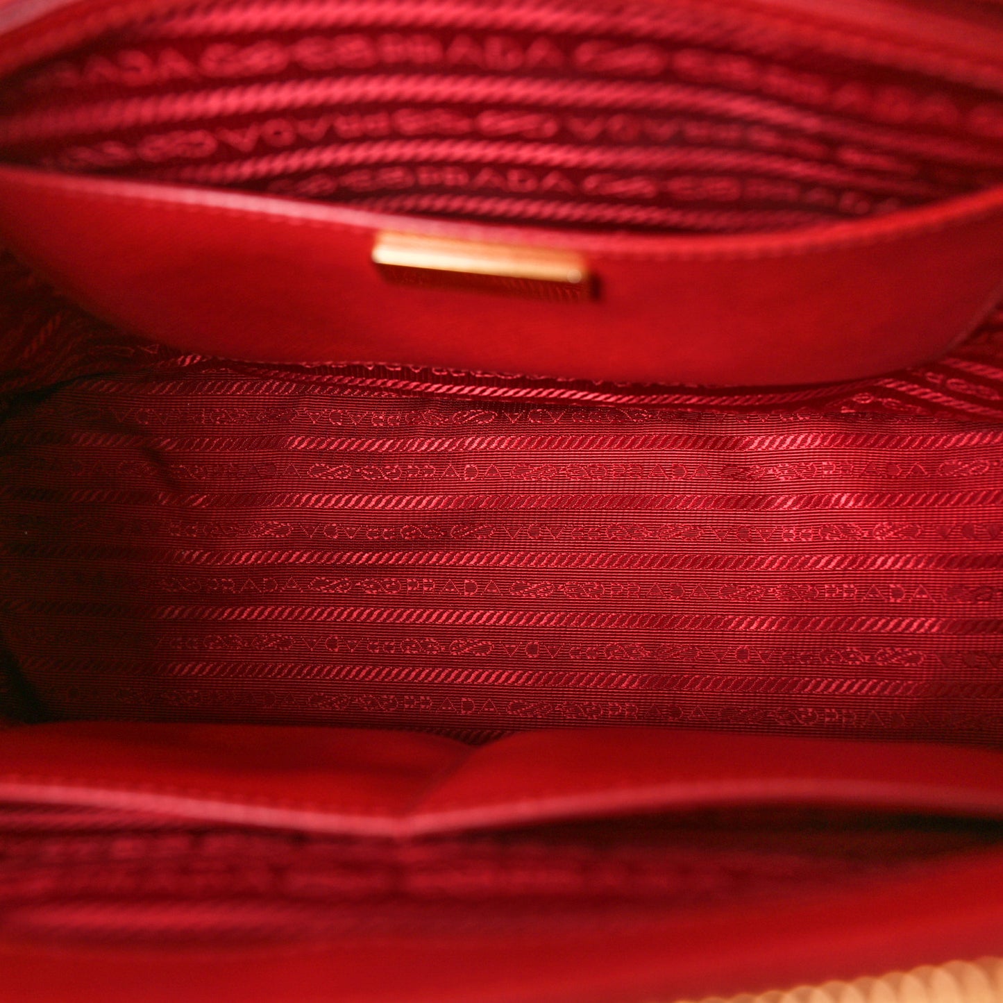 Saffiano Medium Galleria Double Zip Tote Fuoco