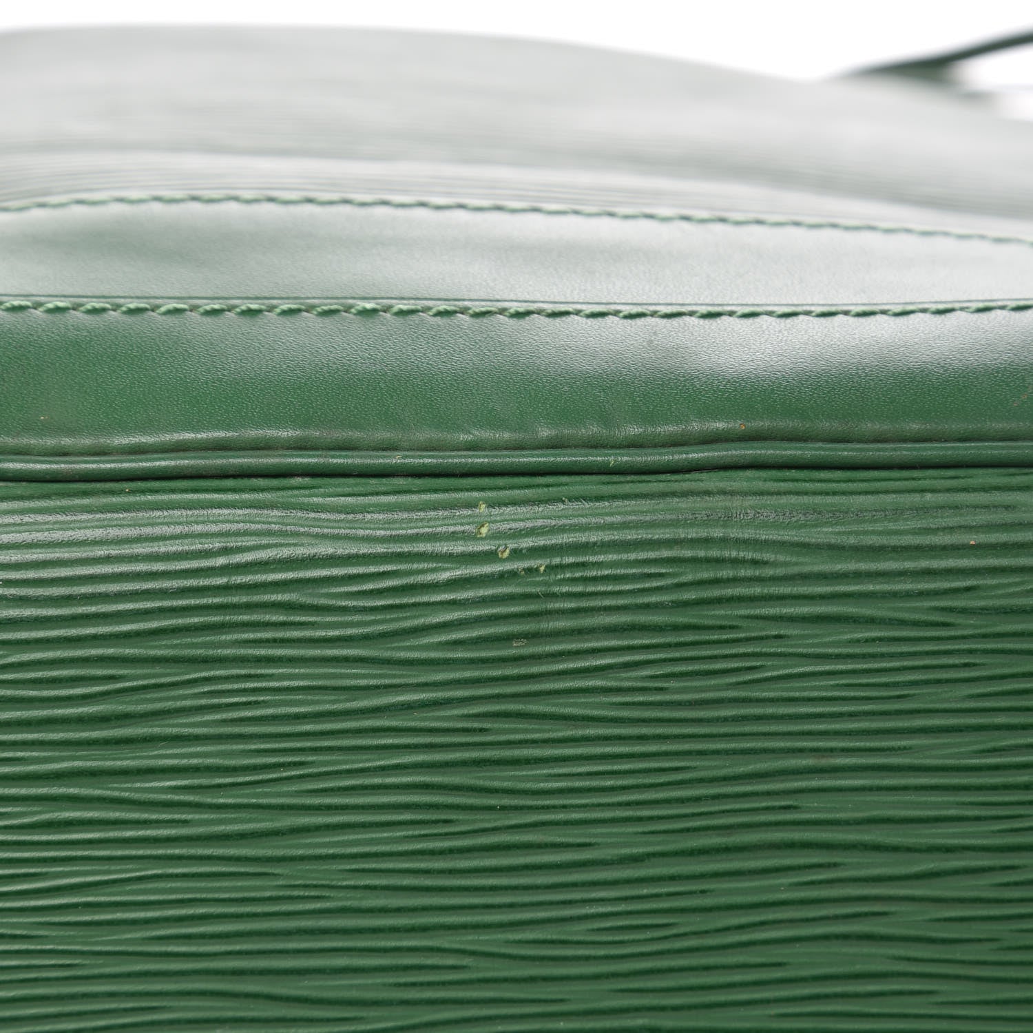 Louis Vuitton Epi Noe Borneo 13 of 19