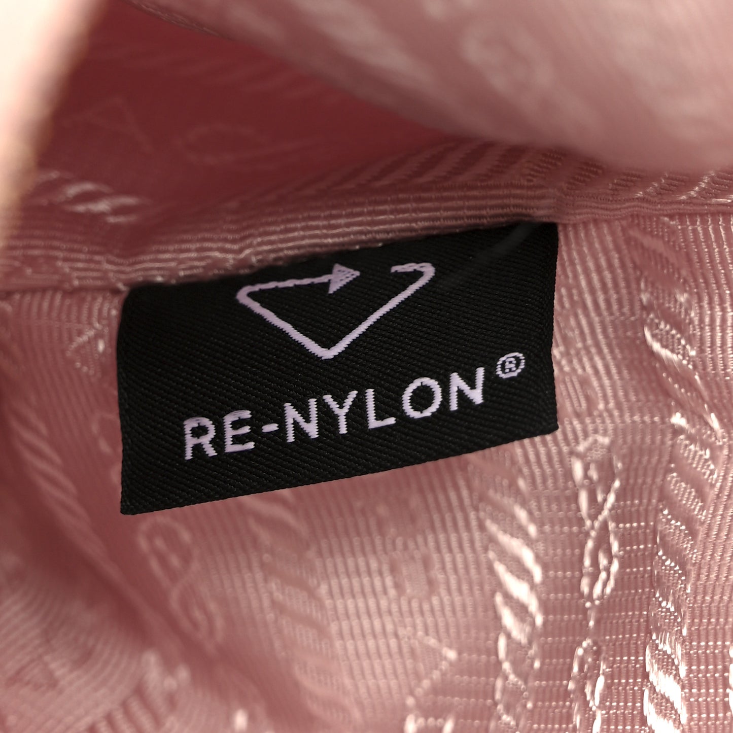 Re-Nylon Saffiano Mini Re-Edition 2005 Bag Alabastro