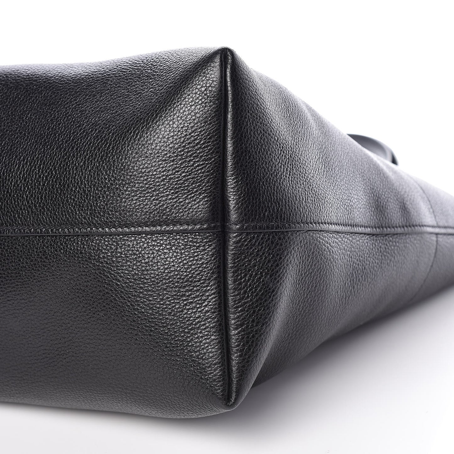 Vitello Daino Zip Shopping Tote Black