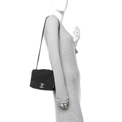 Chanel Calfskin Diamond Embossed New Chic Flap Black 2 of 13