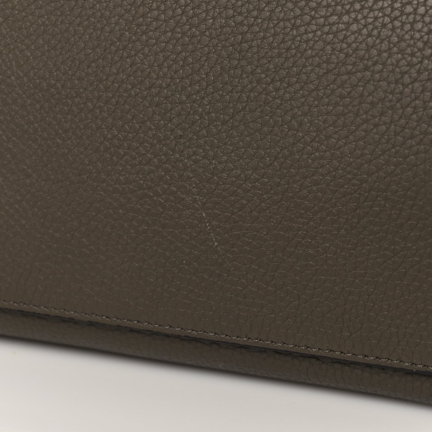 Drummed Calfskin Suede Medium Trapeze Souris