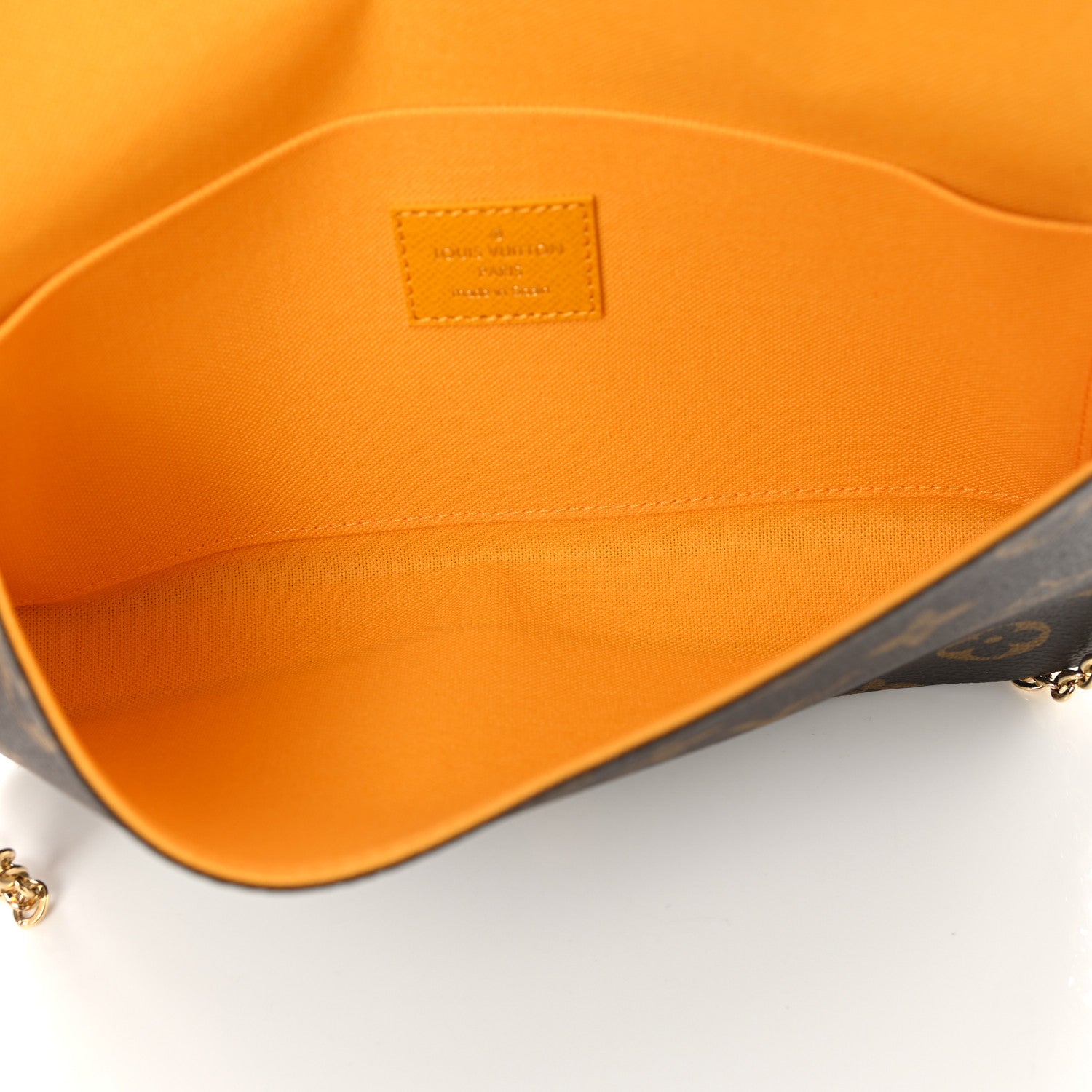 Louis Vuitton Monogram 2022 Christmas Animation New York Soho Pochette Felicie Chain Wallet Yellow 5 of 8