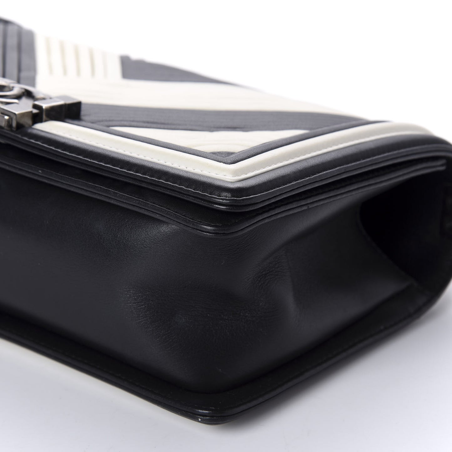 Calfskin Pleated Medium Boy In Rome Flap Black White