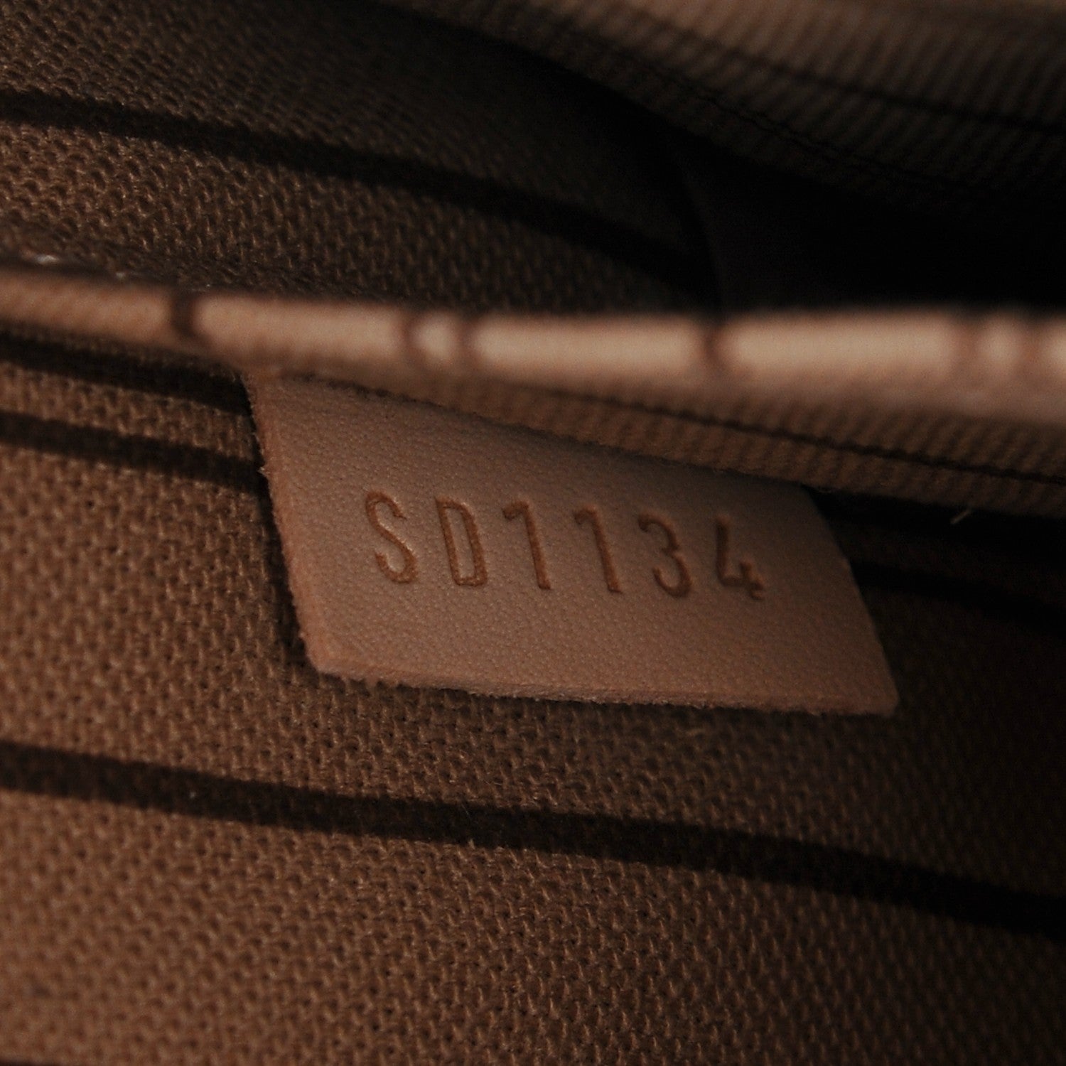 Louis Vuitton Monogram Neverfull MM GM Pochette 7 of 7