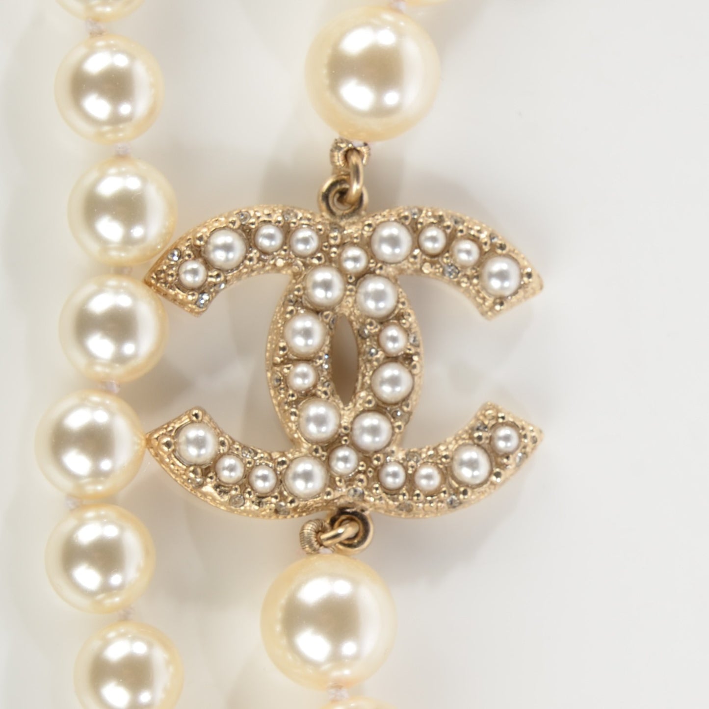 Graduated Pearl Long CC Necklace Gold