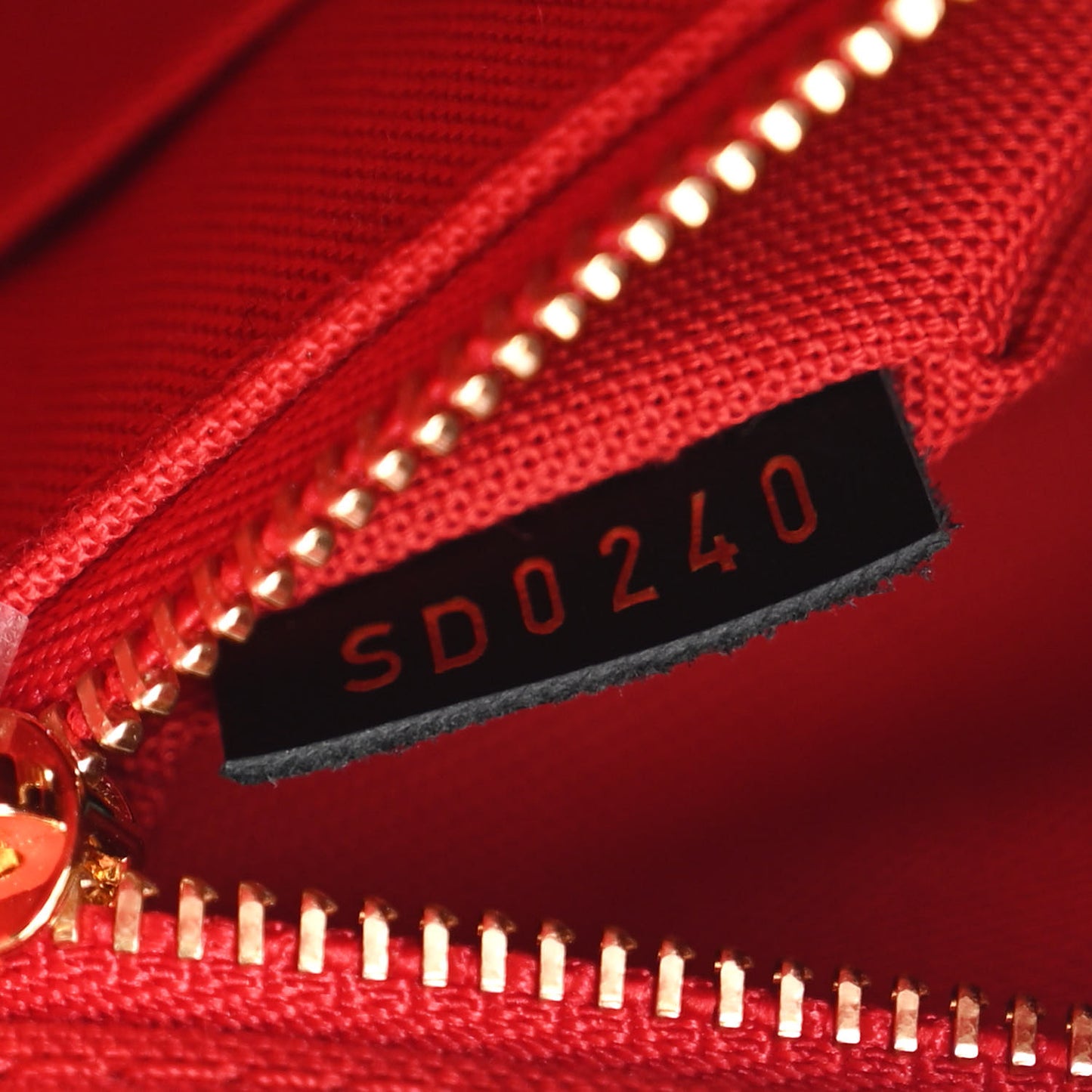 Reverse Monogram Giant Onthego MM