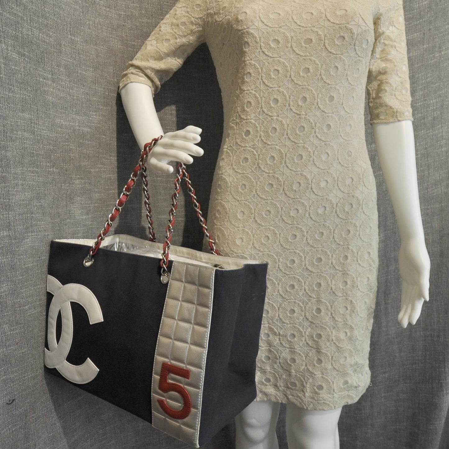 N°5 Foil Quilted Shopping Tote