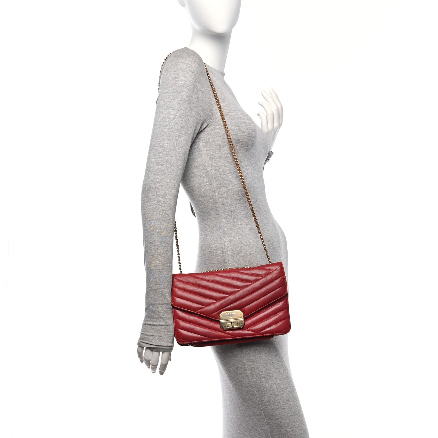 Calfskin Chevron Quilted Gabrielle Flap Red