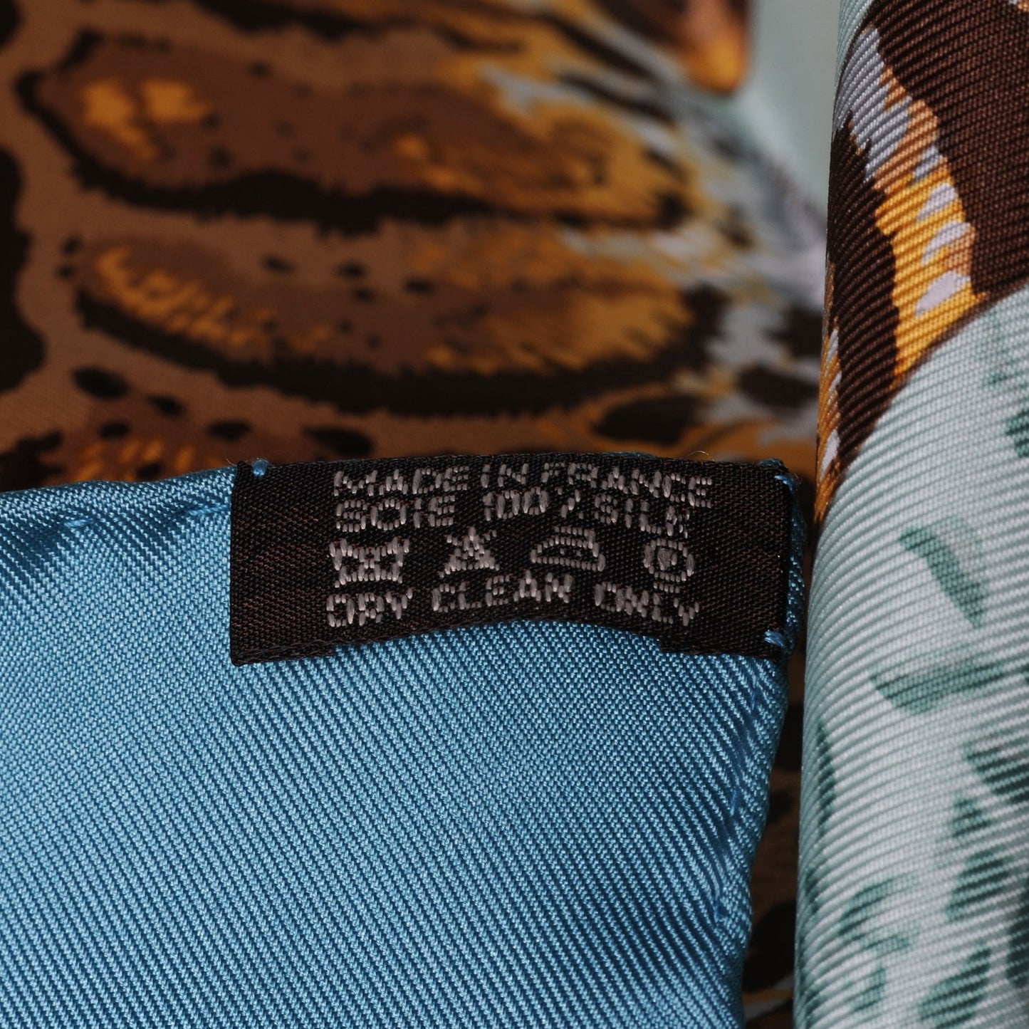 Silk Tendresse Feline Scarf 90