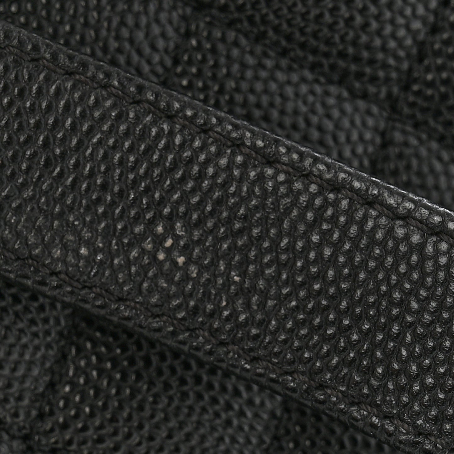 Caviar Quilted Medium Boy Flap Black