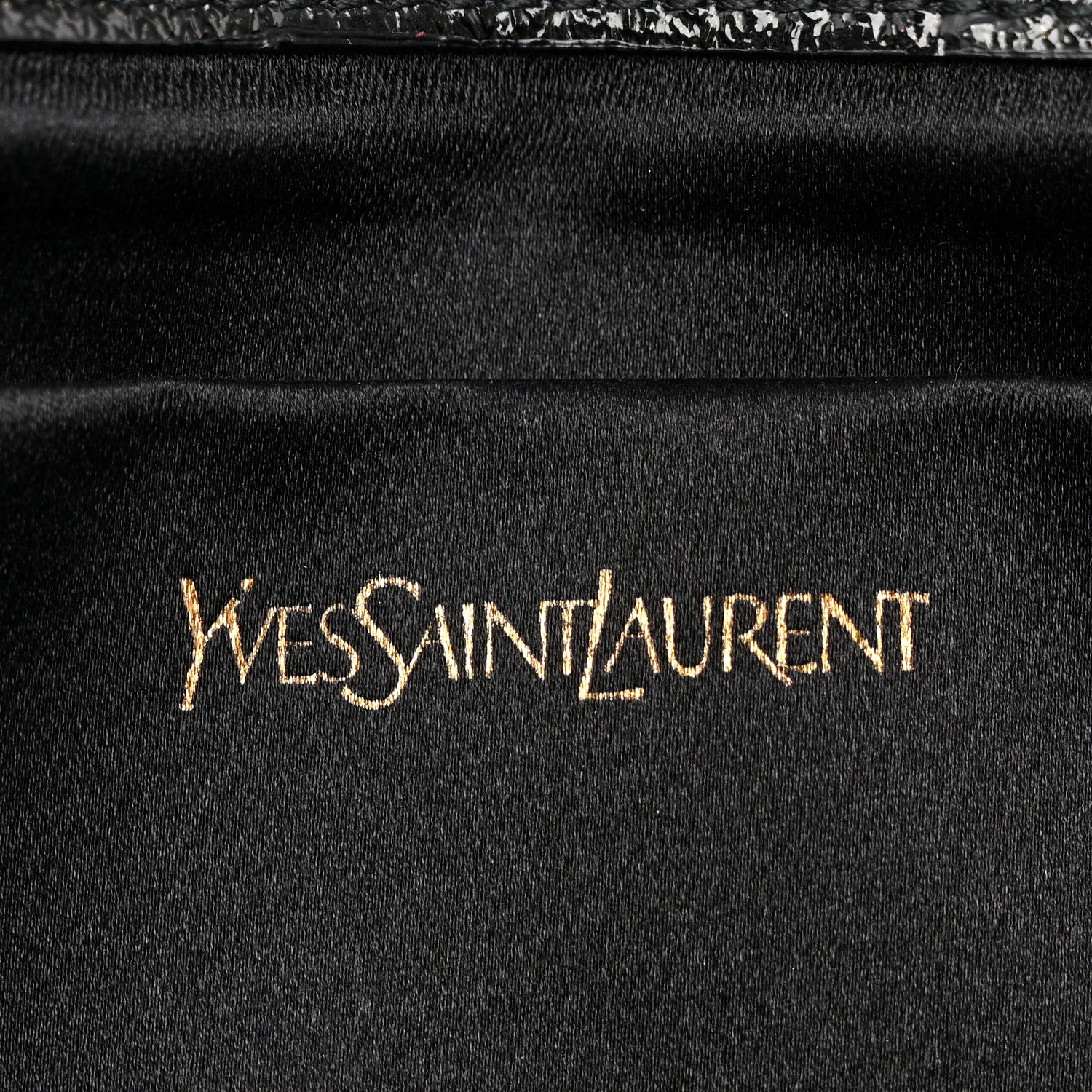 Saint Laurent Textured Patent Monogram Small Belle De Jour Clutch Black 6 of 8
