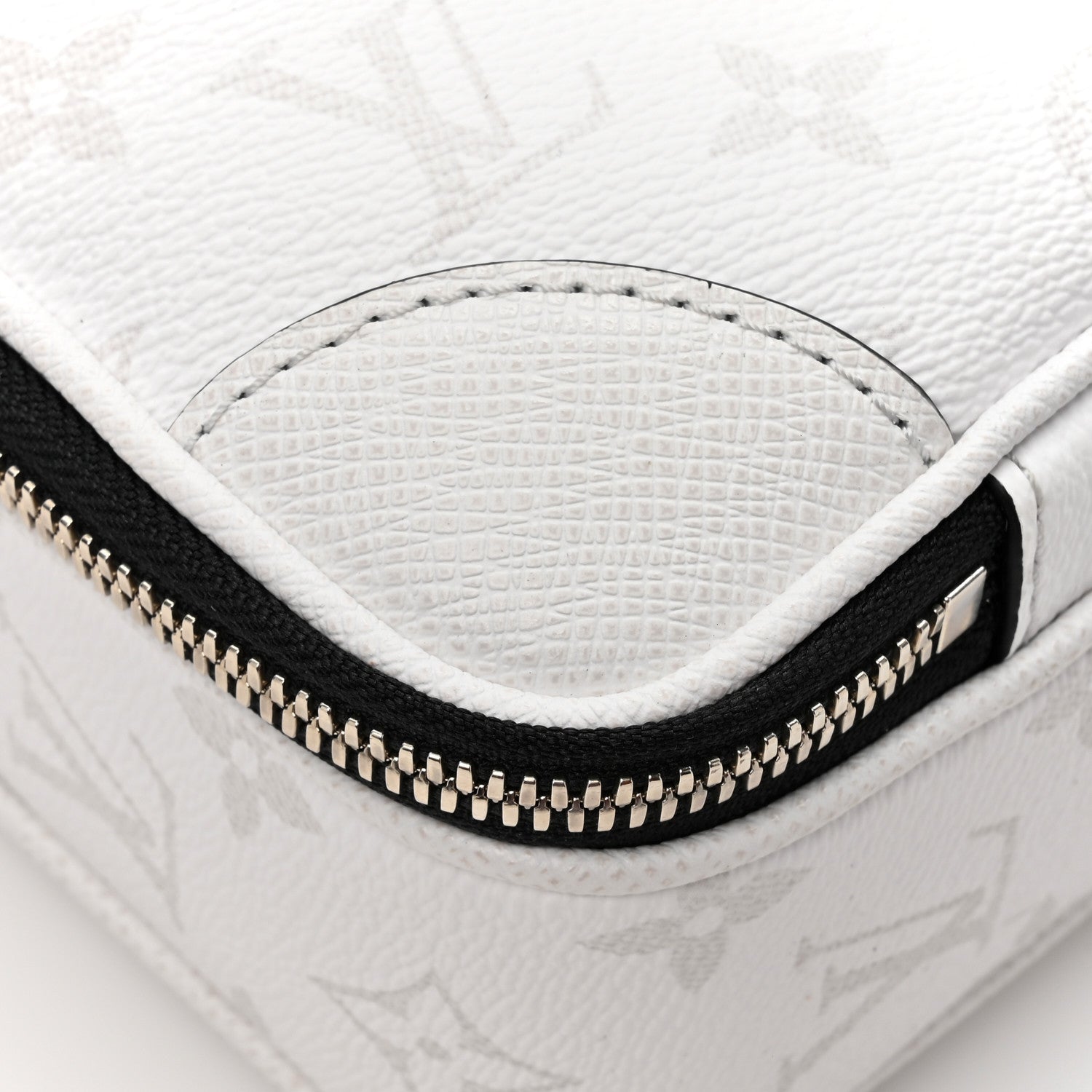Louis Vuitton Taiga Monogram Alpha Messenger Optic White 11 of 13