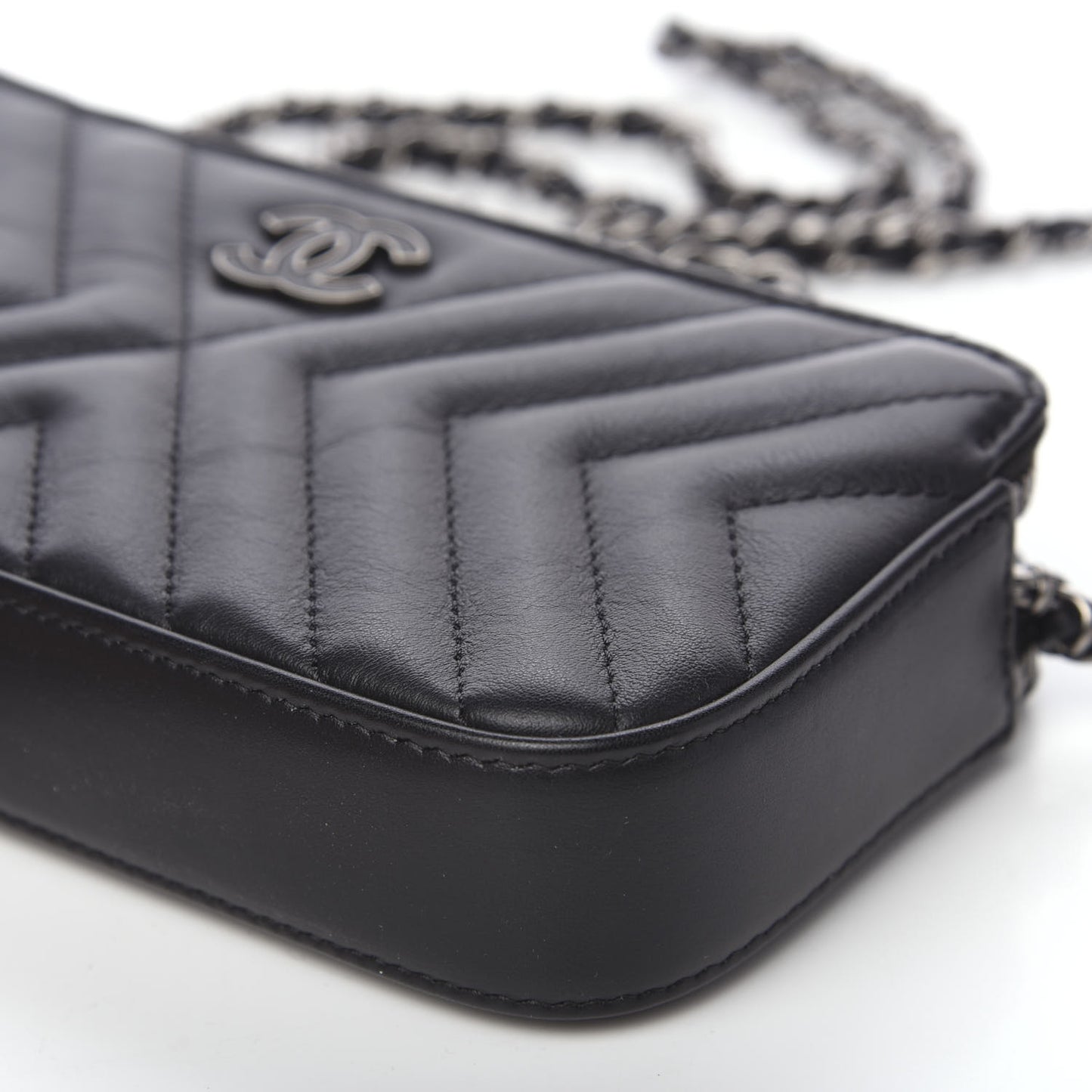 Calfskin Chevron Quilted Tassel Clutch With Chain Black